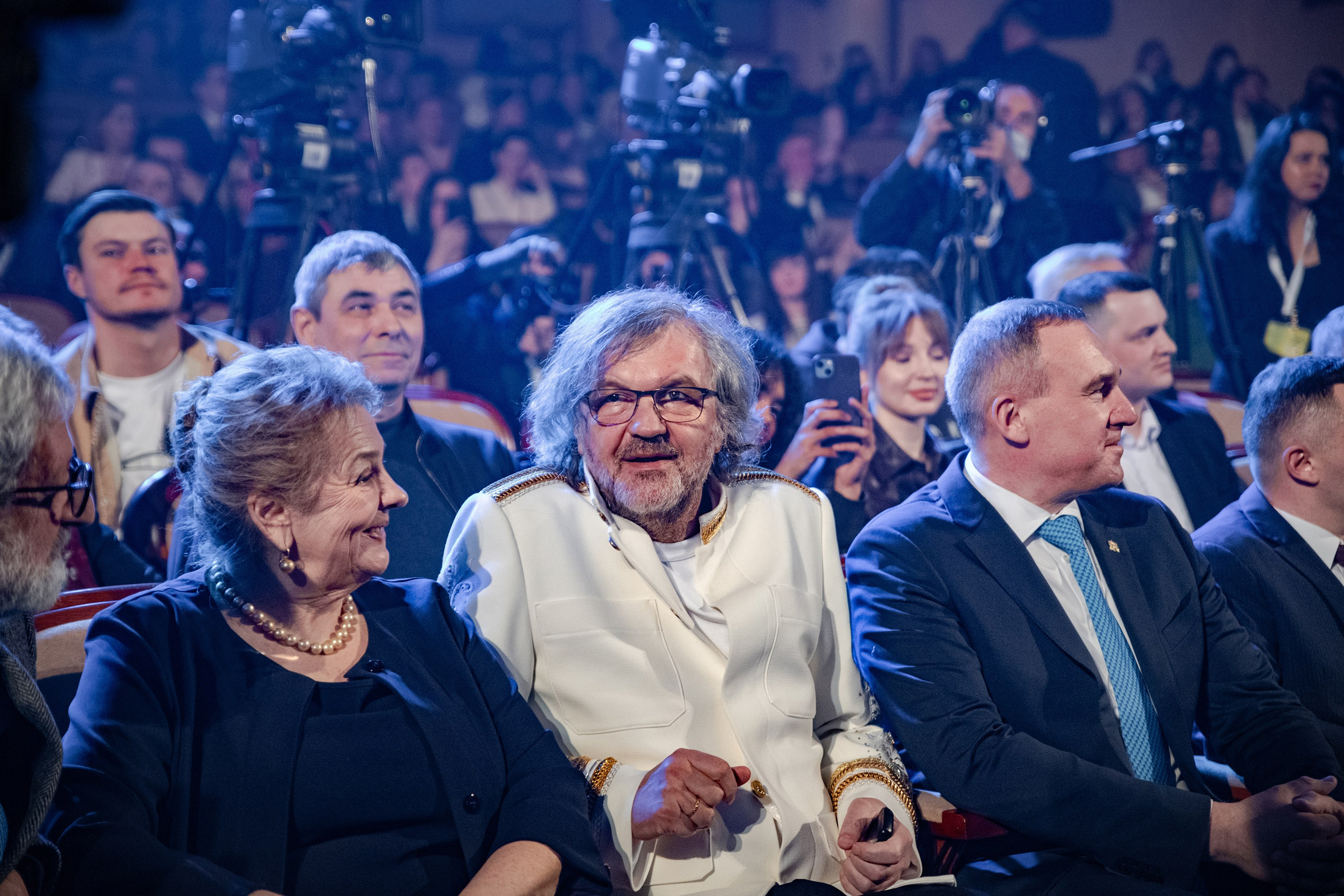 XXIII Международный фестиваль кинематографических дебютов «Дух огня». Фотограф в Ханты-Мансийске Евгений Жуланов