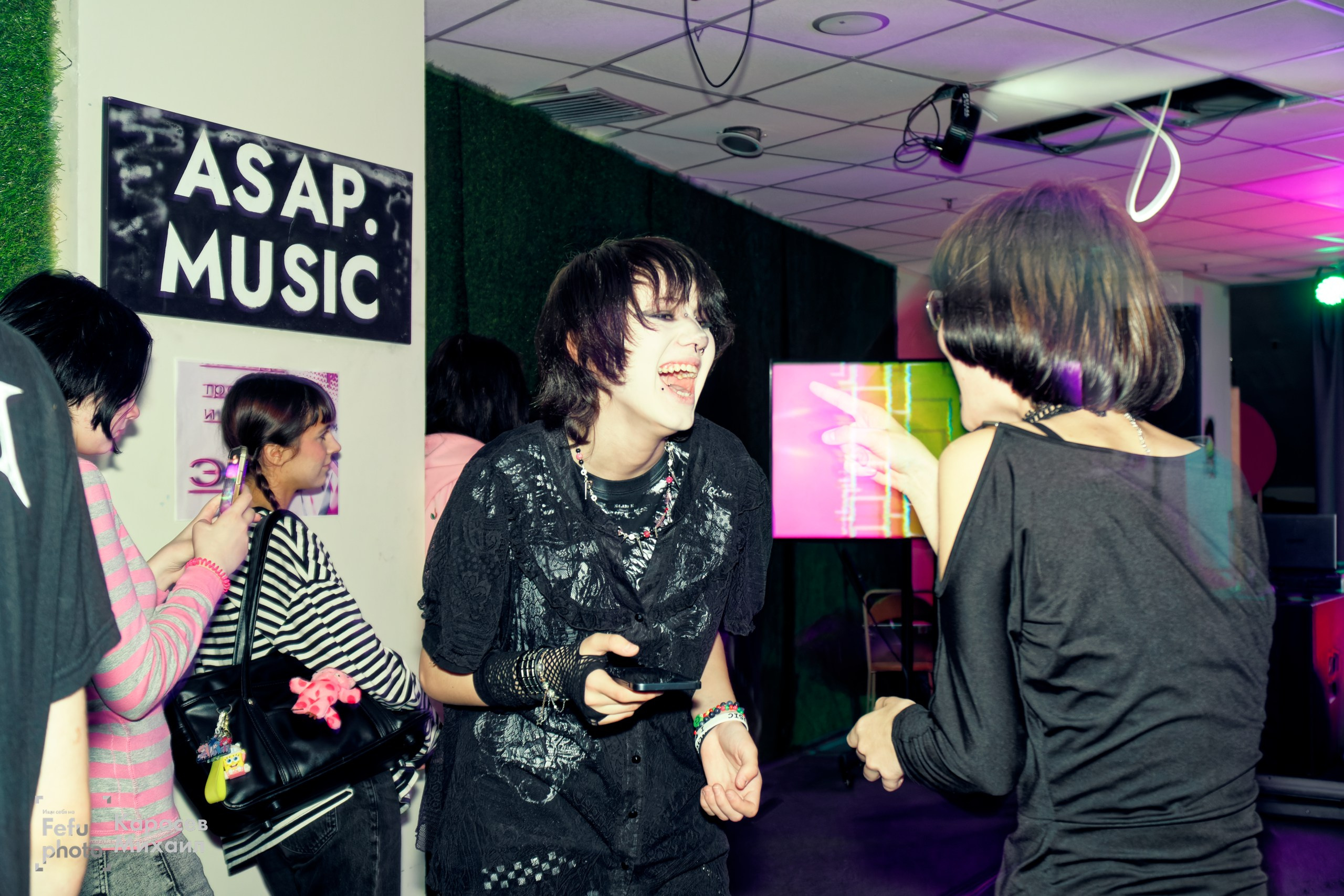 Концерт групп «Chrono's Idol» и «Продукты по акции». Репортажный, event-фотограф во Владивостоке