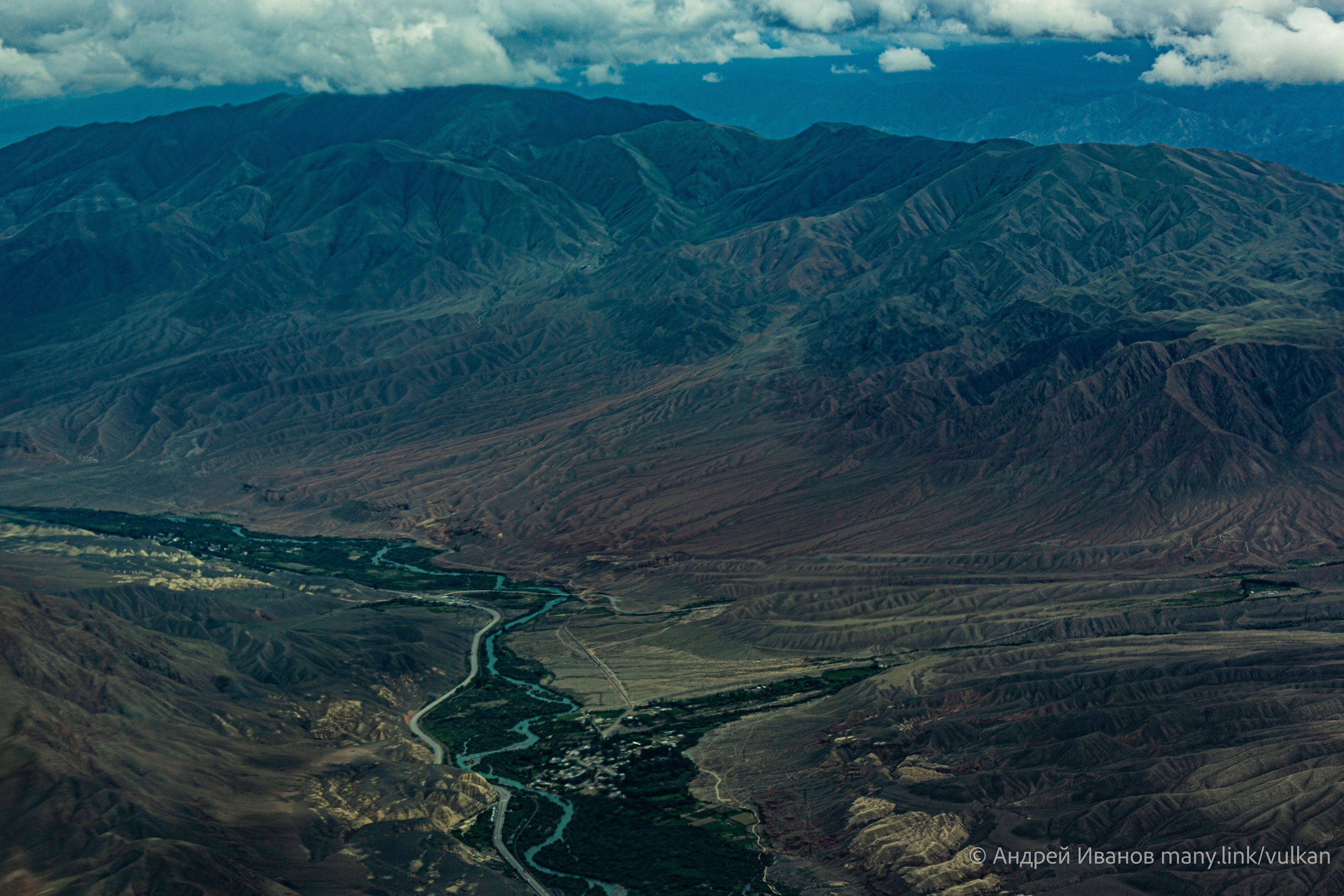 Полёт на Иссык-Куль — конференция Кругосветчиков (2025г). Фотоальбом показывающий увлекательный мир авиации и мир медведей Андрея Иванова