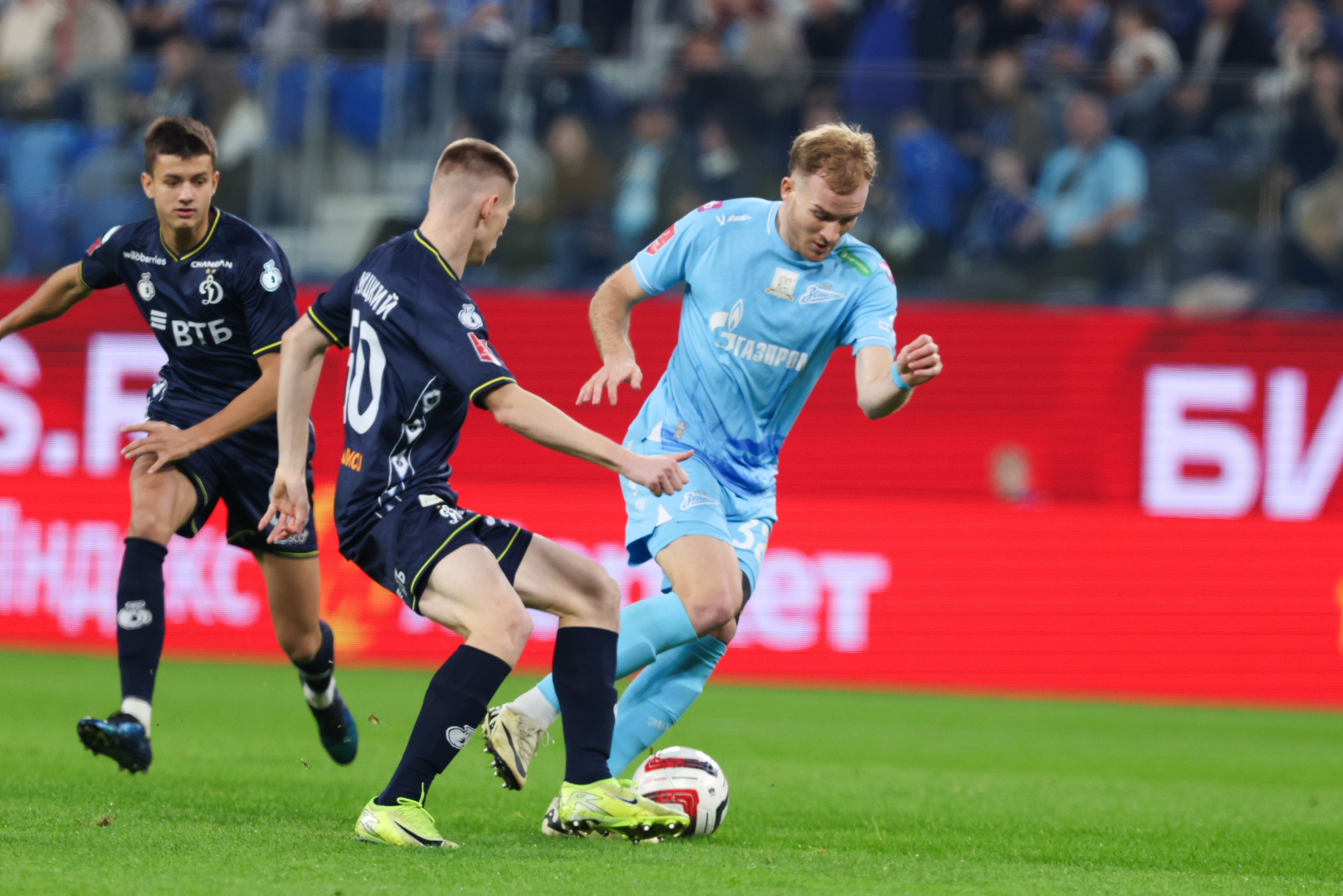 ФК «Зенит — ФК «Динамо» Москва 05.11.2025. Спортивный и репортажный фотограф Антон Тереханов