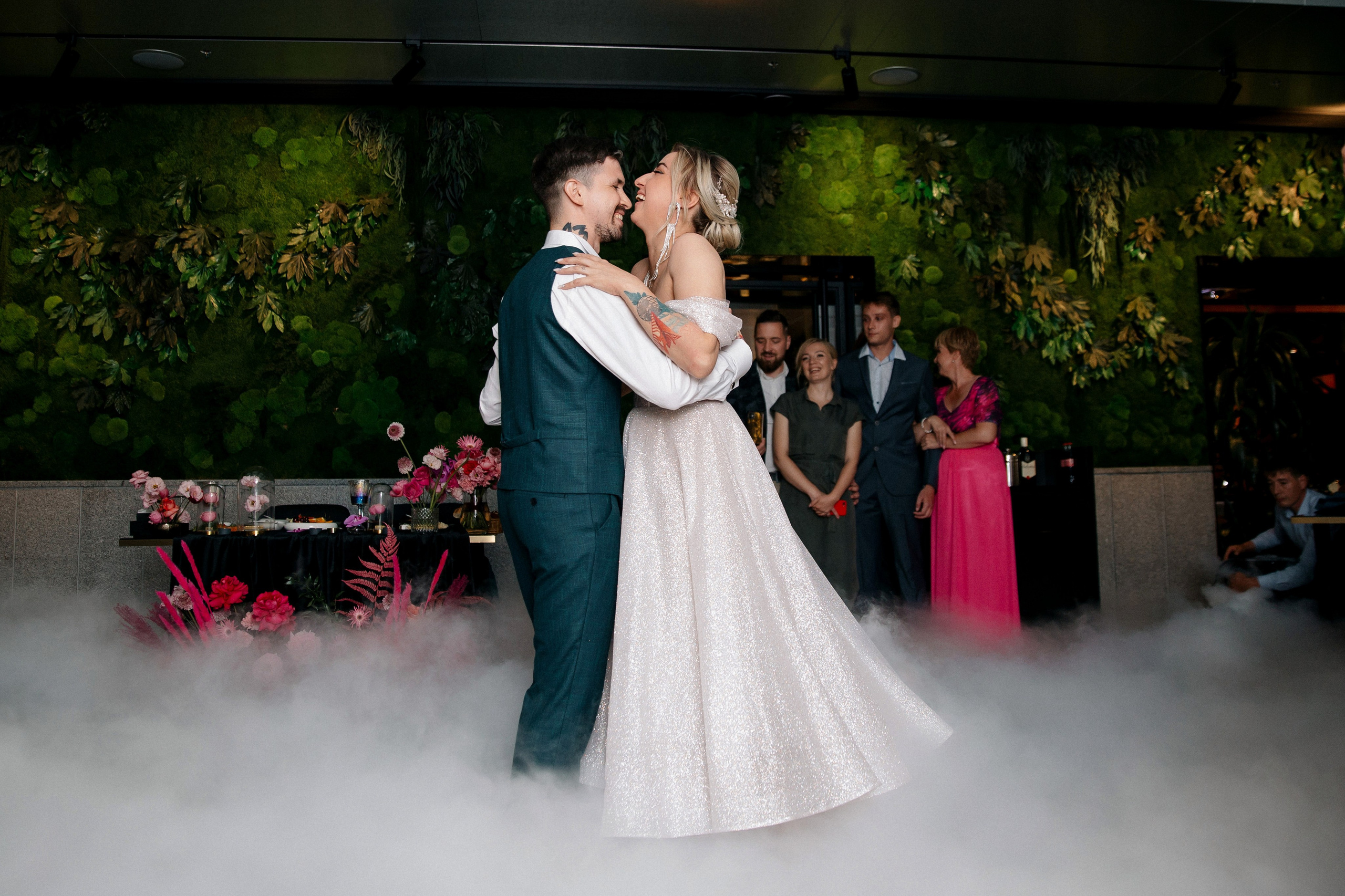 Неоновая свадьба. Свадебный фотограф в Санкт-Петербурге Вика Стукачева