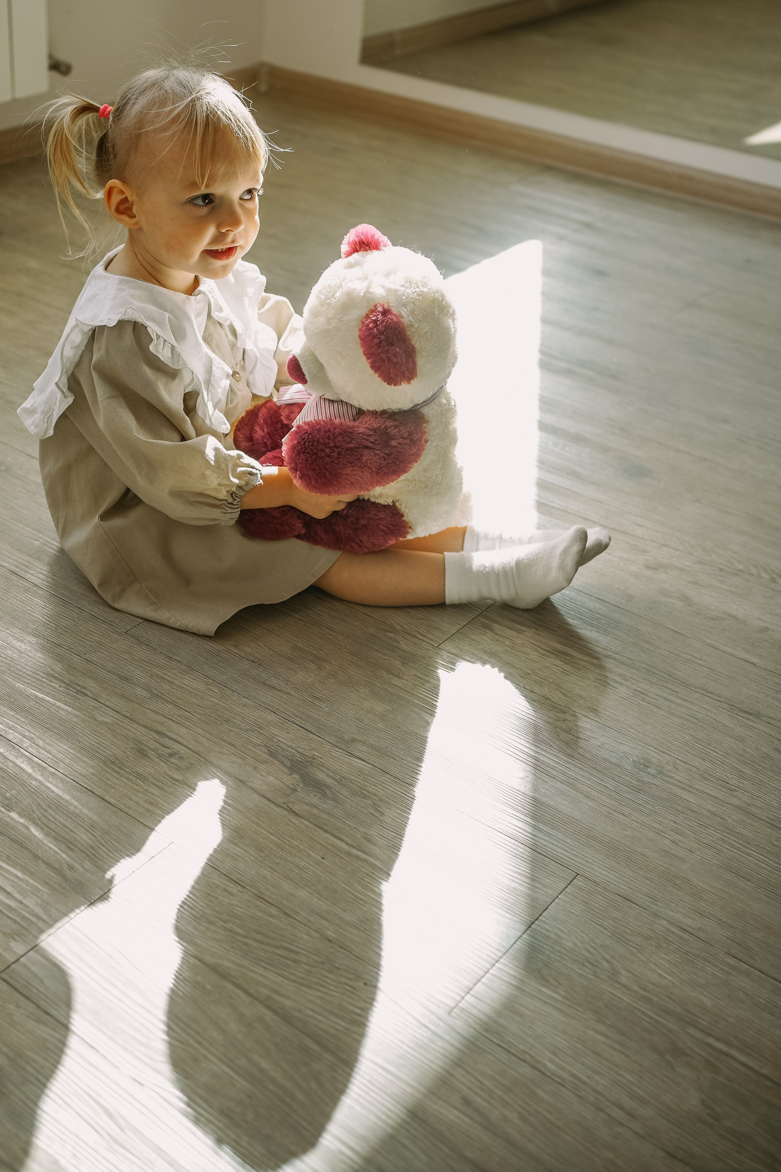 Карина, Андрей, Эмили. Главная