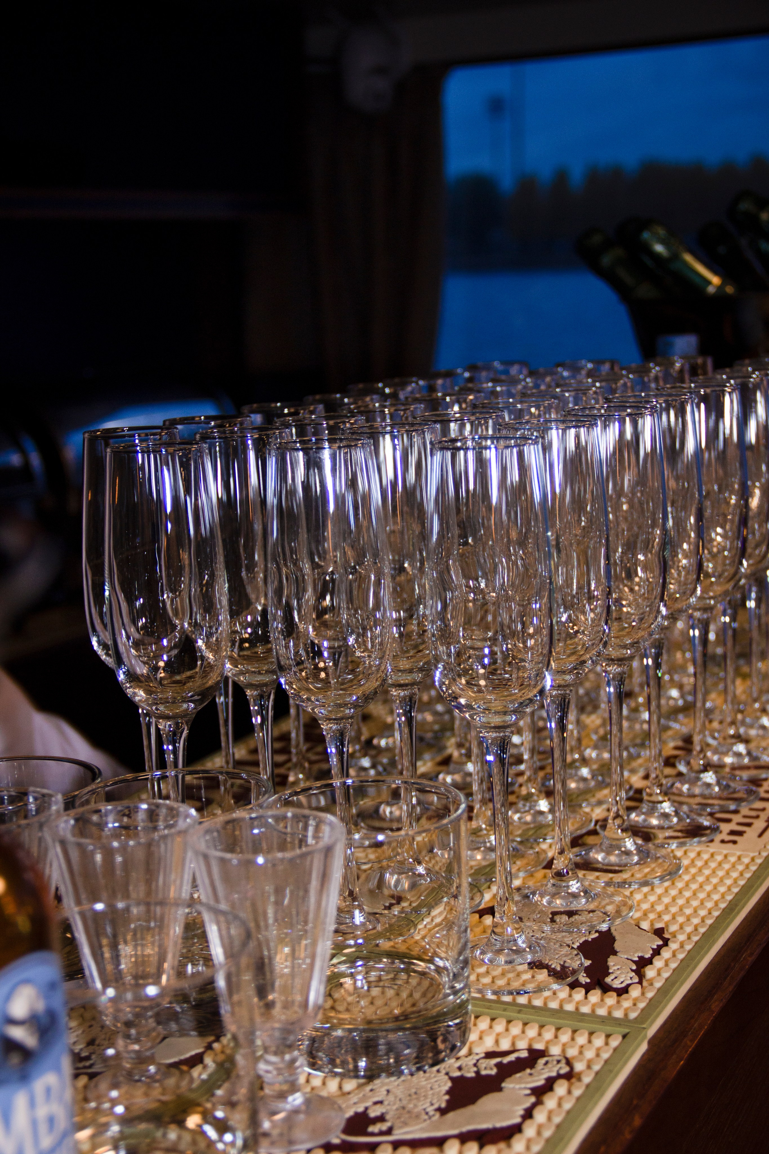 Съемка для сайта аренды катеров в Санкт-Петербурге, подготовка к свадебной прогулке по рекам и каналам. Фотограф в Санкт-Петербурге Смирнова Диана