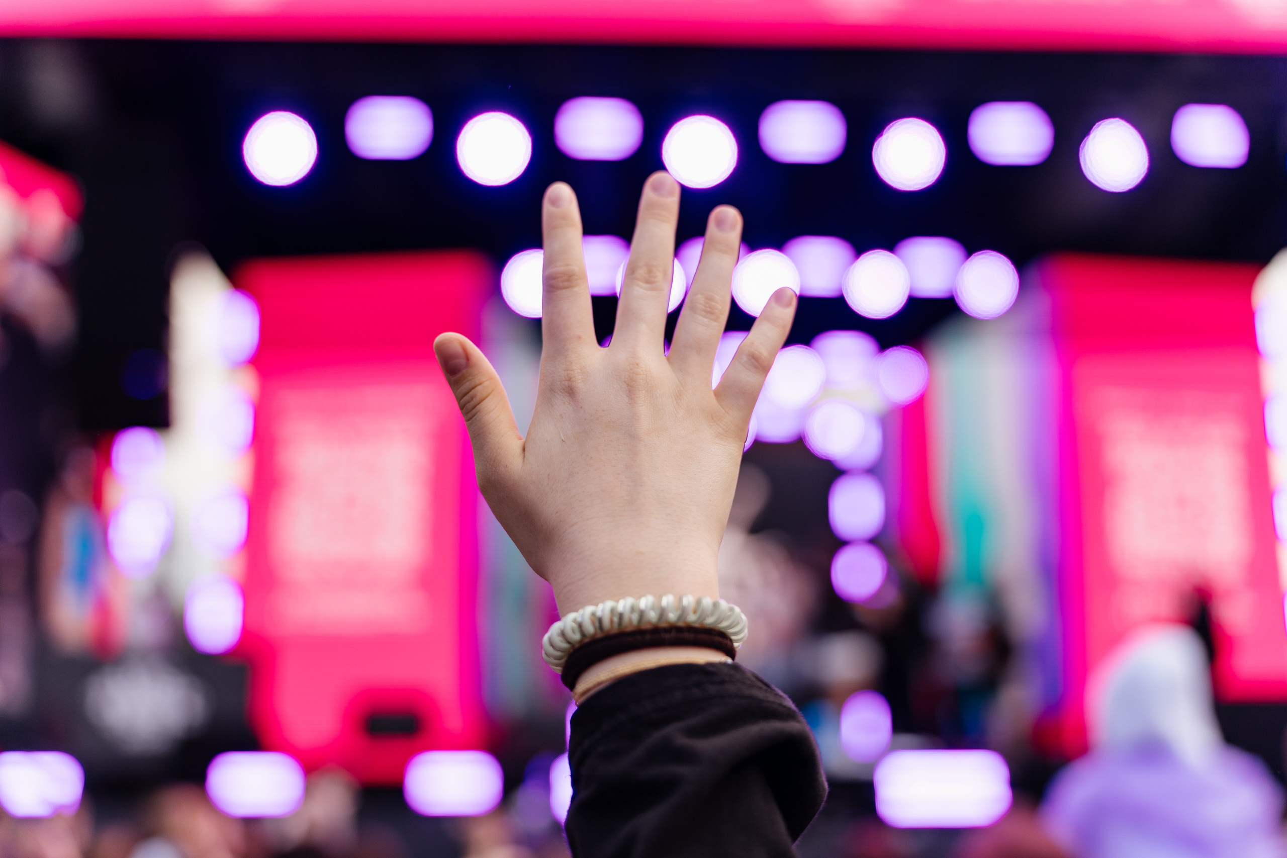 VK FEST Инфлюенсеры. Андрей Сухинин репортажный свадебный фотограф Санкт-Петербург