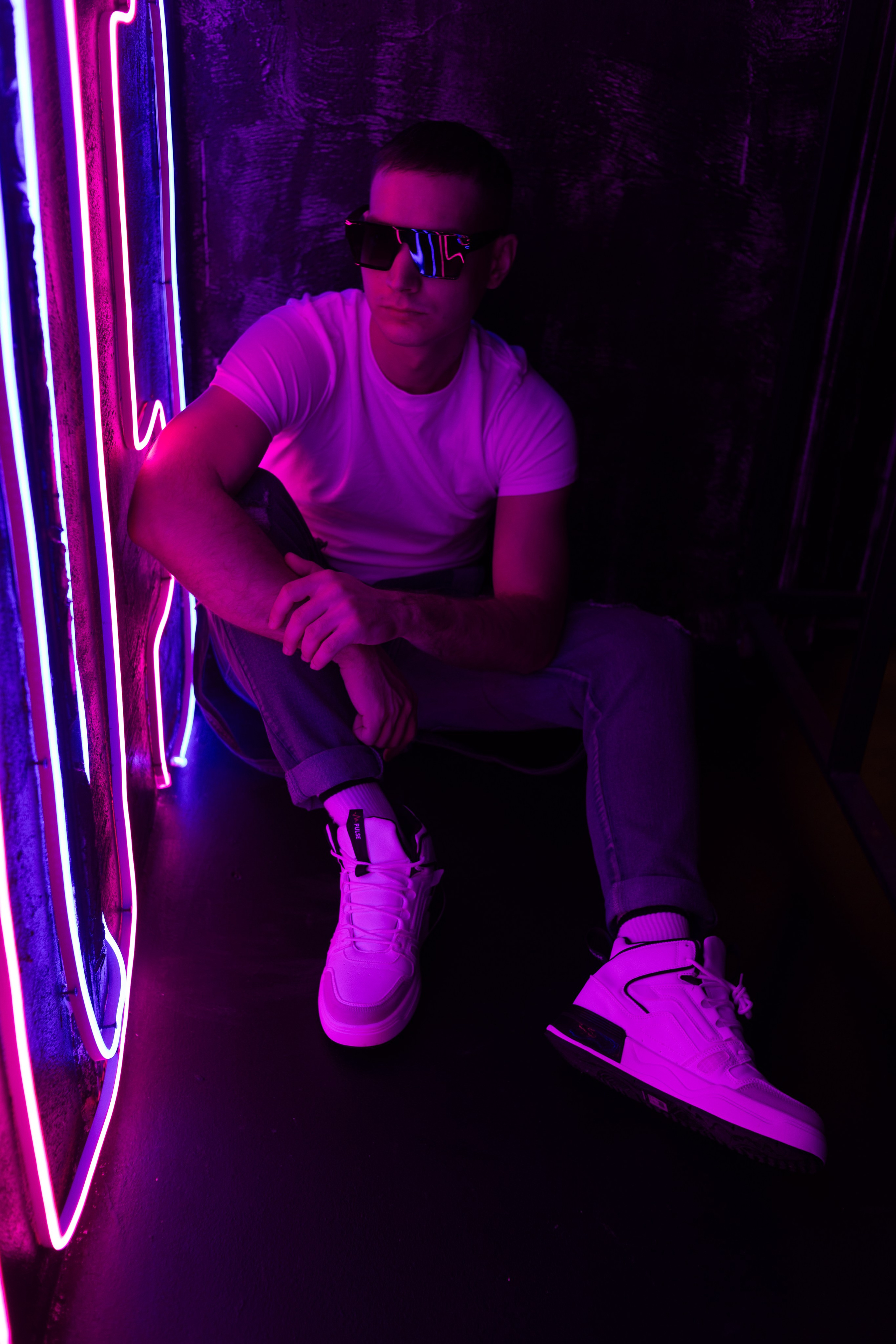 Евгений. Неон. Фотограф Регина Крикунова г. Красноярск