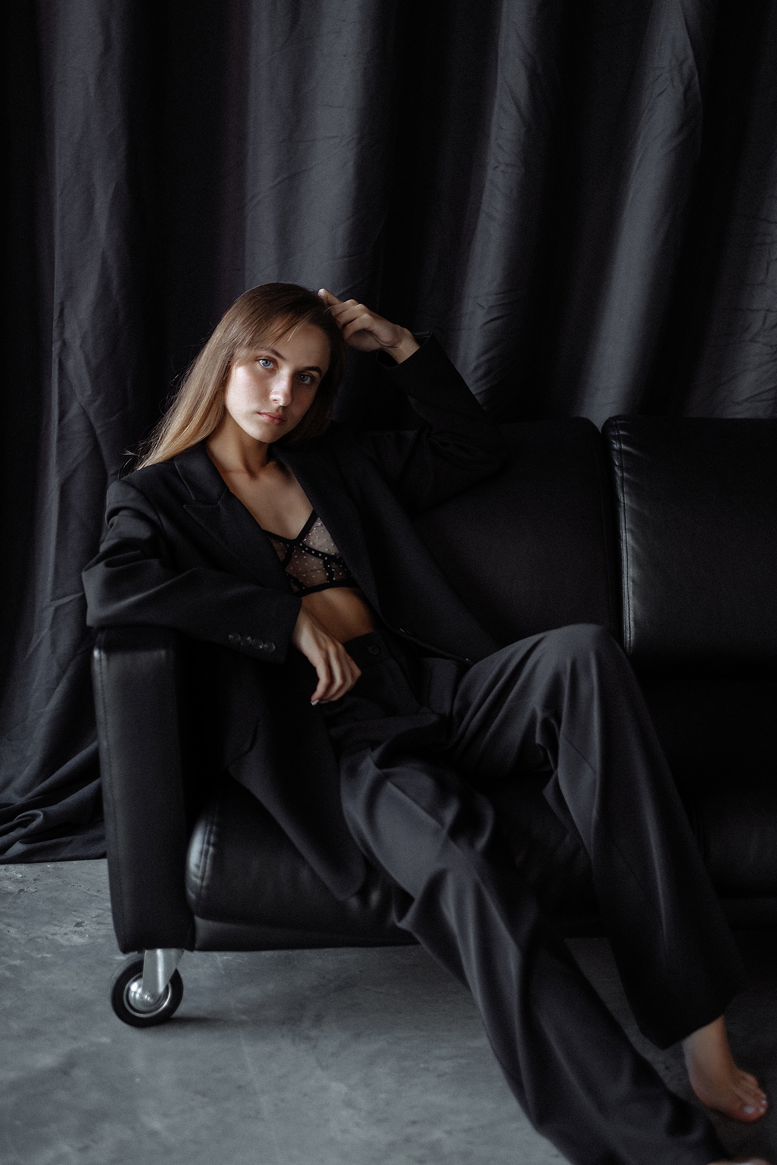 Настя. Не смотри на других, смотри внутрь себя