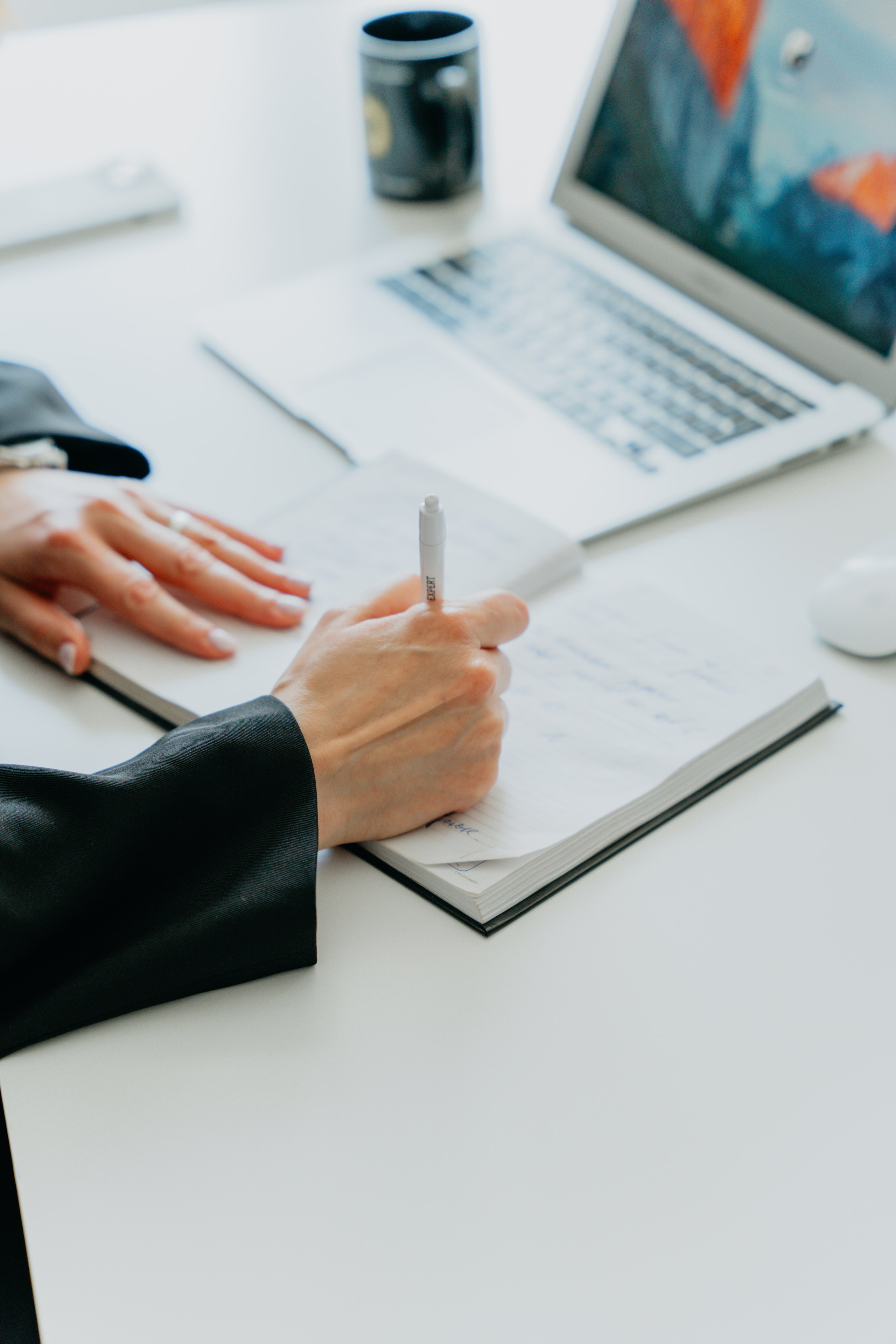 Юристы. Контент