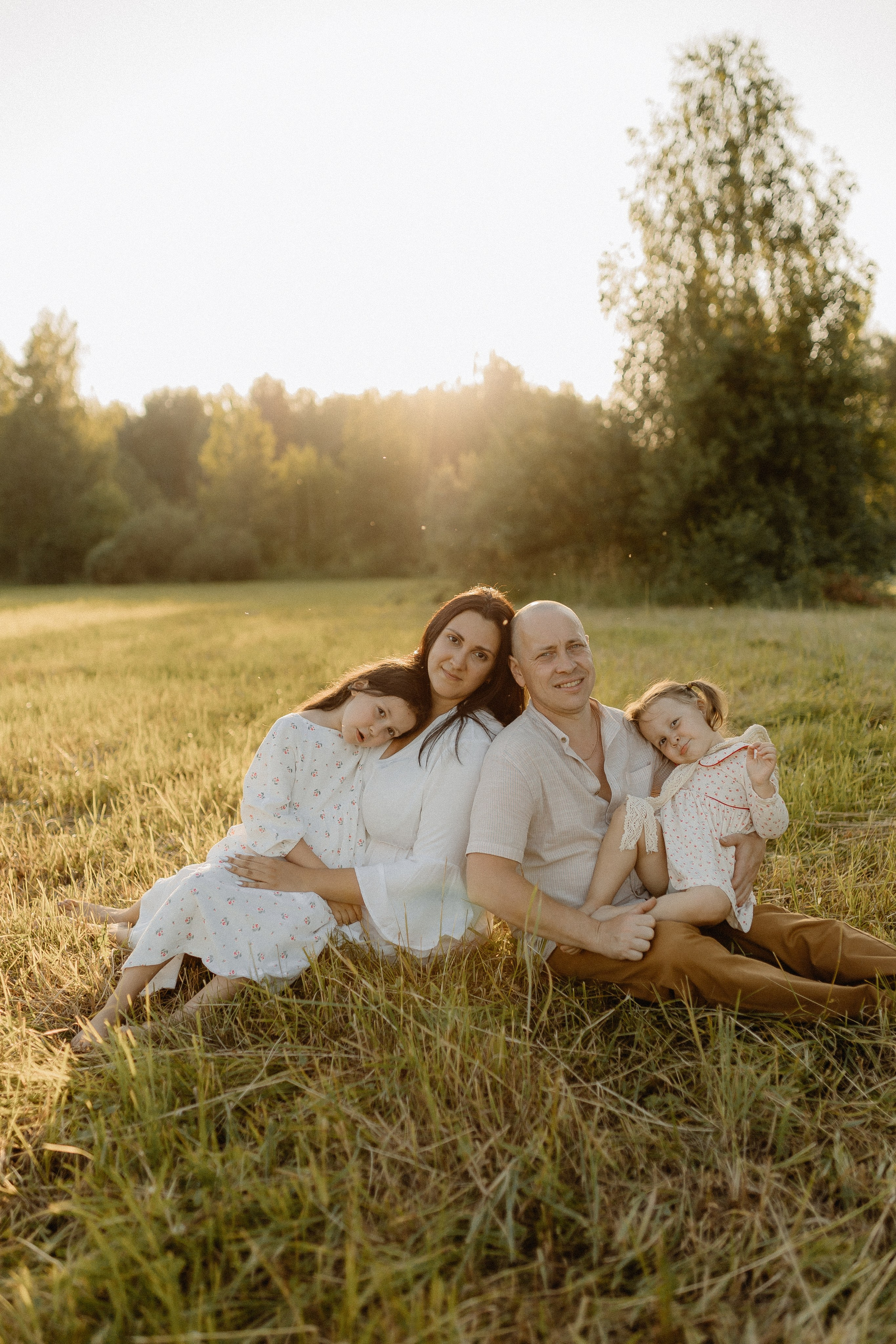 Семейная фотосессия с усатым любимцем. Главная