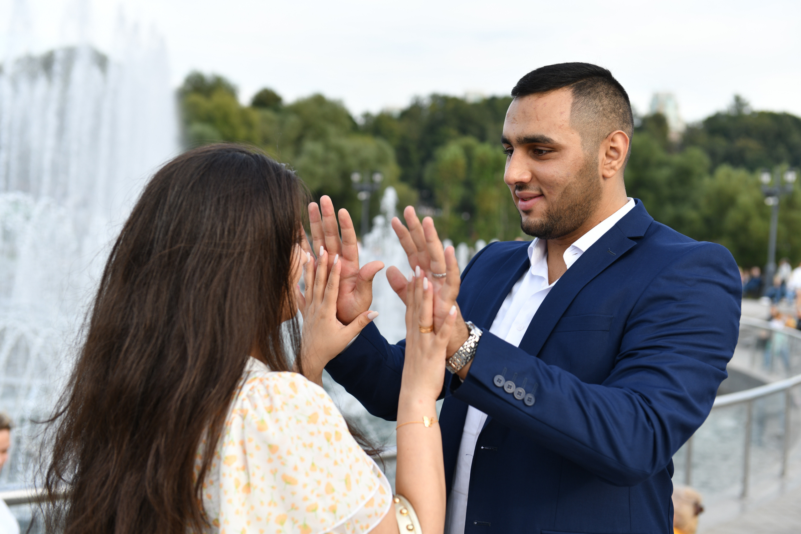 Омар и Рим свадебная прогулка в Царицыно. Свадебный и портретный фотограф в Москве Галина Борисова
