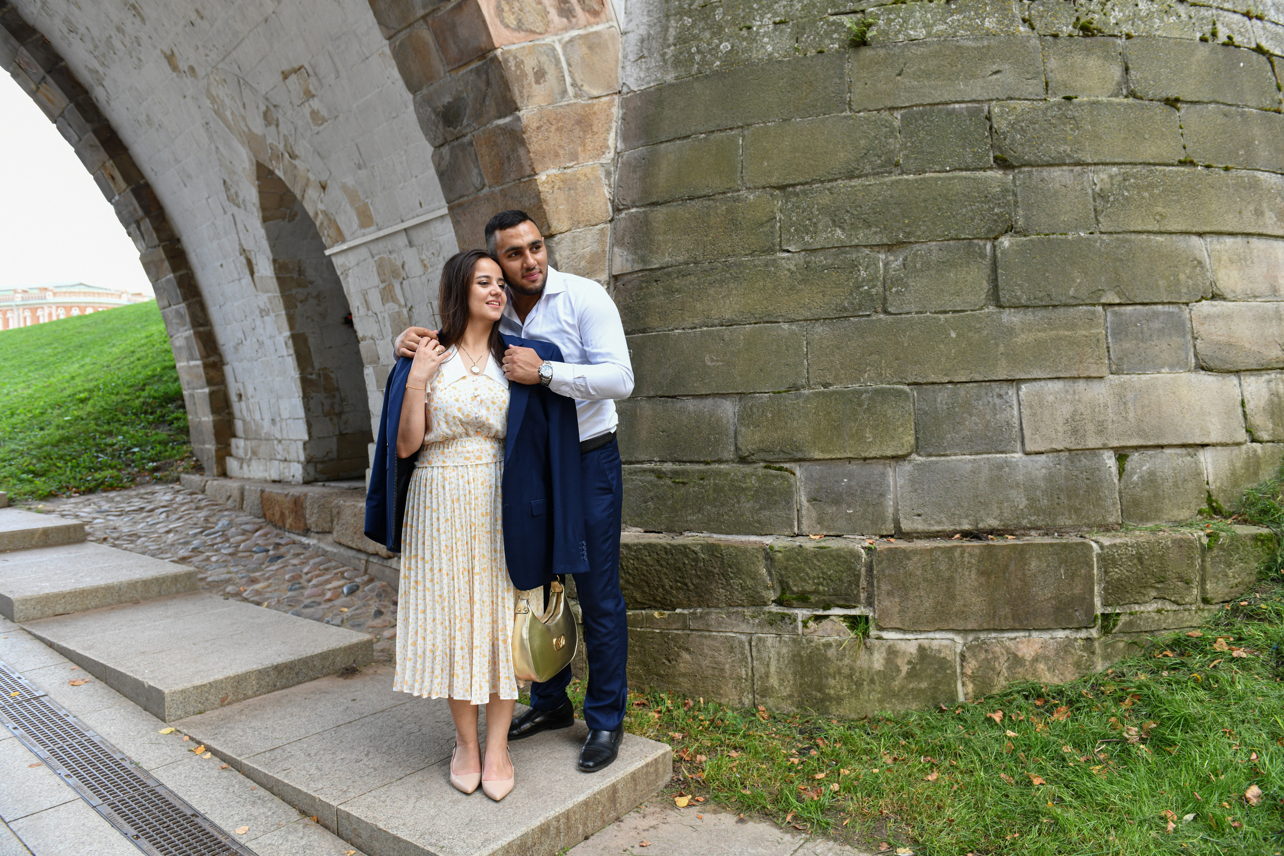 Омар и Рим свадебная прогулка в Царицыно. Свадебный и портретный фотограф в Москве Галина Борисова