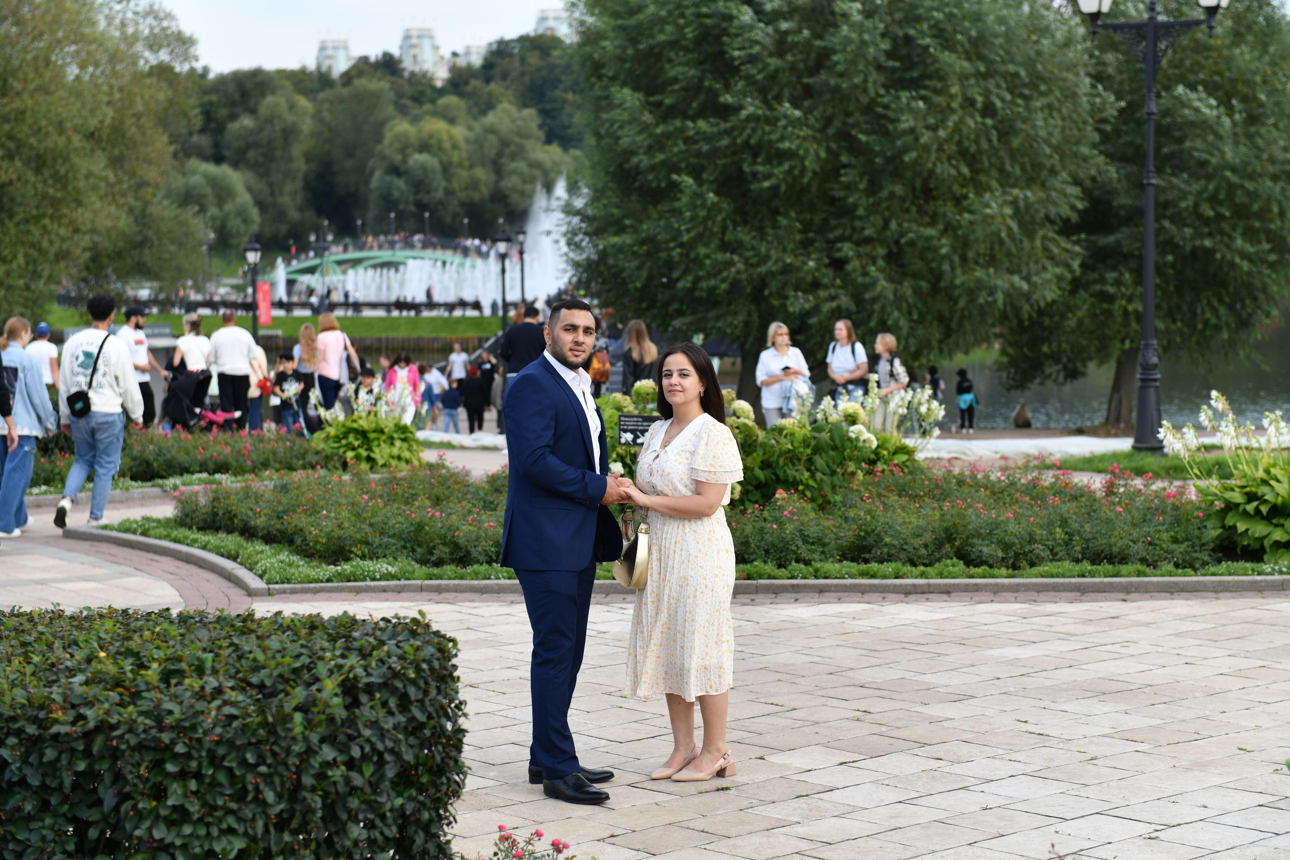 Омар и Рим свадебная прогулка в Царицыно. Свадебный и портретный фотограф в Москве Галина Борисова