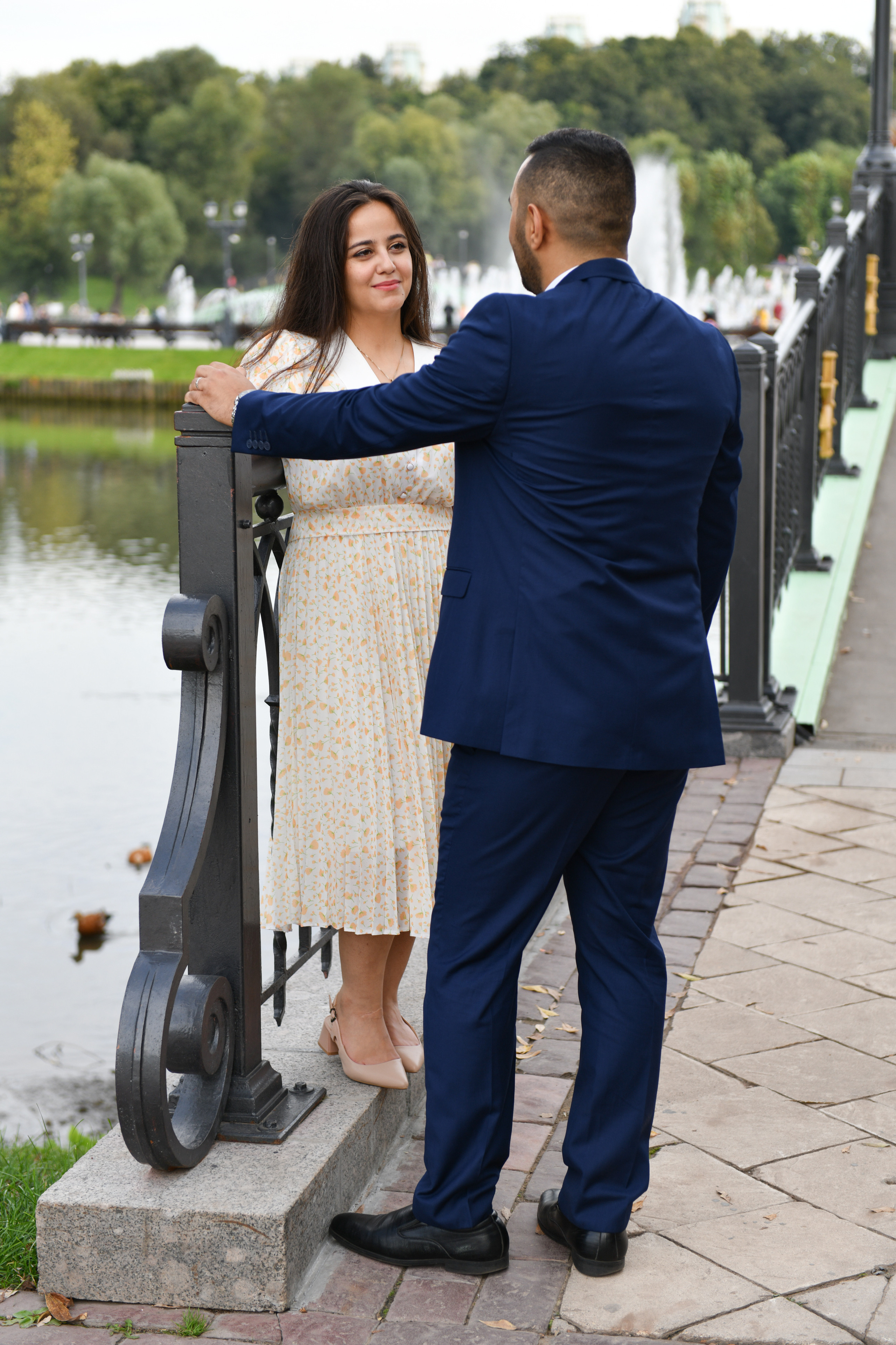 Омар и Рим свадебная прогулка в Царицыно. Свадебный и портретный фотограф в Москве Галина Борисова
