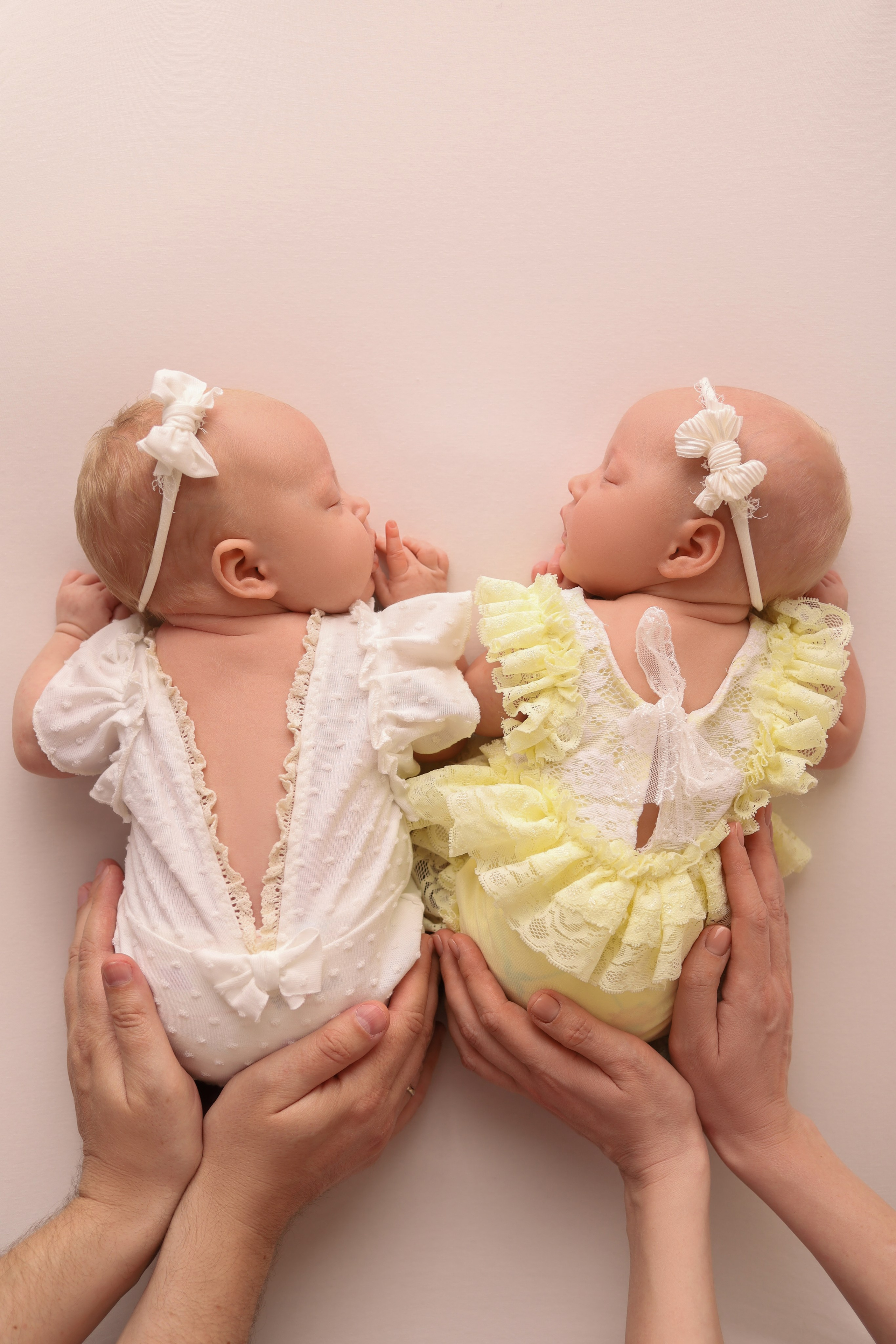 Близняшки. Фотограф новорожденных в Москве и Московской области Наталья Збиглей