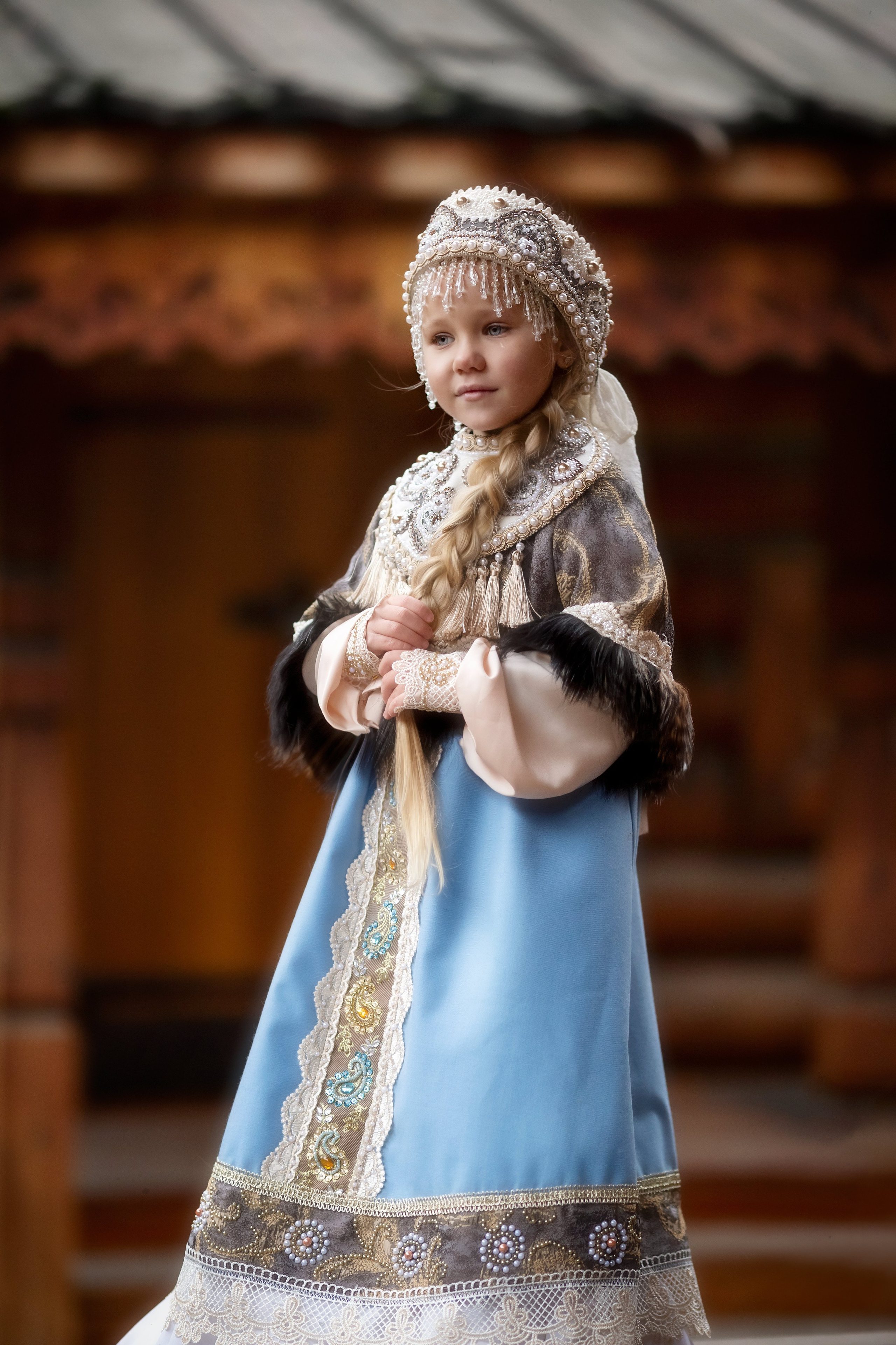 A24. Дизайнер костюмов и украшений, фотограф