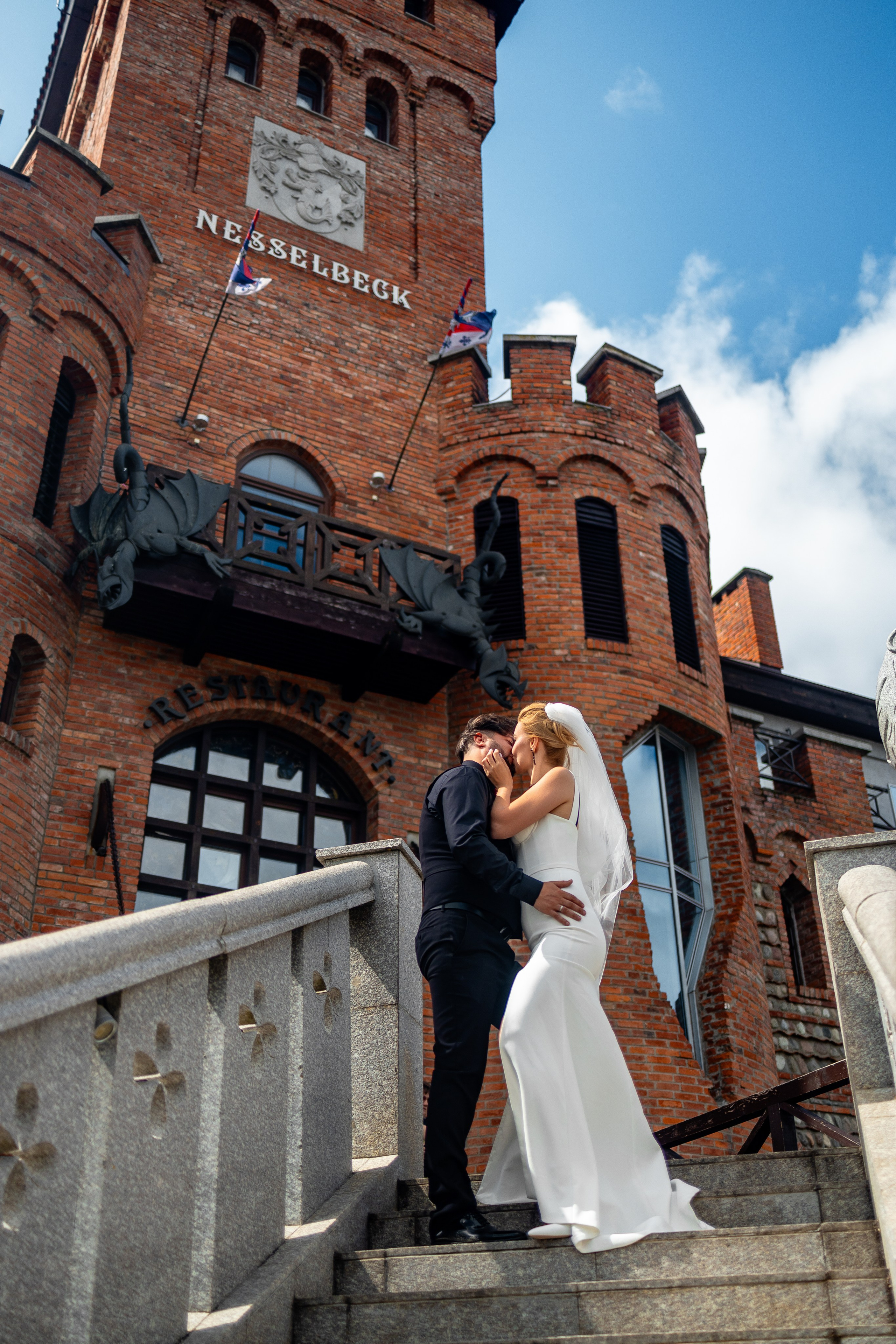 Евгений Саранцев, президент мотоклуба «Garage 13 MCC» и прекрасная Ирина. Фотограф Елена Медок Калининград