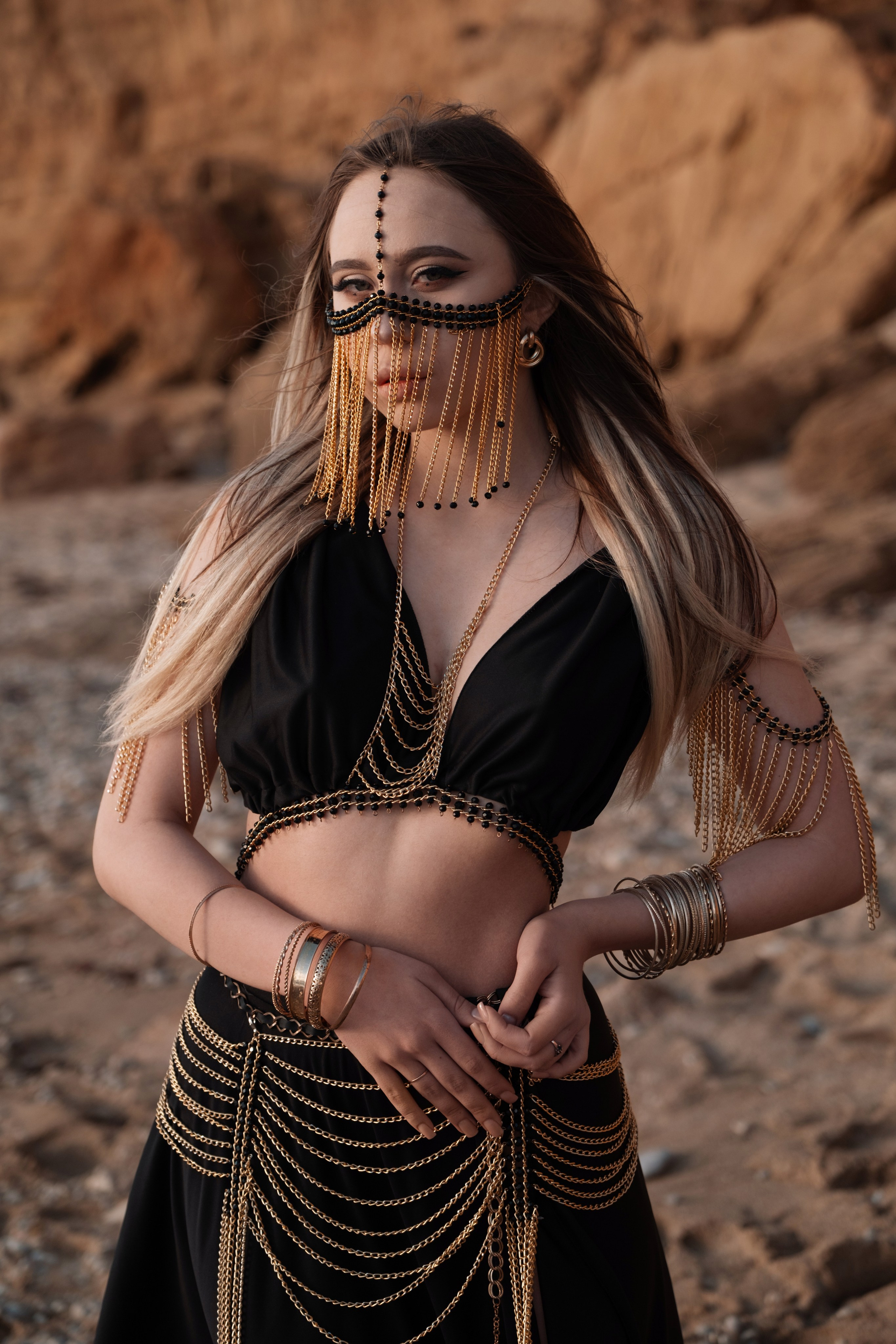 Фотосессия у моря, арабская эстетика. Профессиональная фотосъемка в Крыму. Натуральные эмоции и живые кадры. Забронируйте дату прямо сейчас!