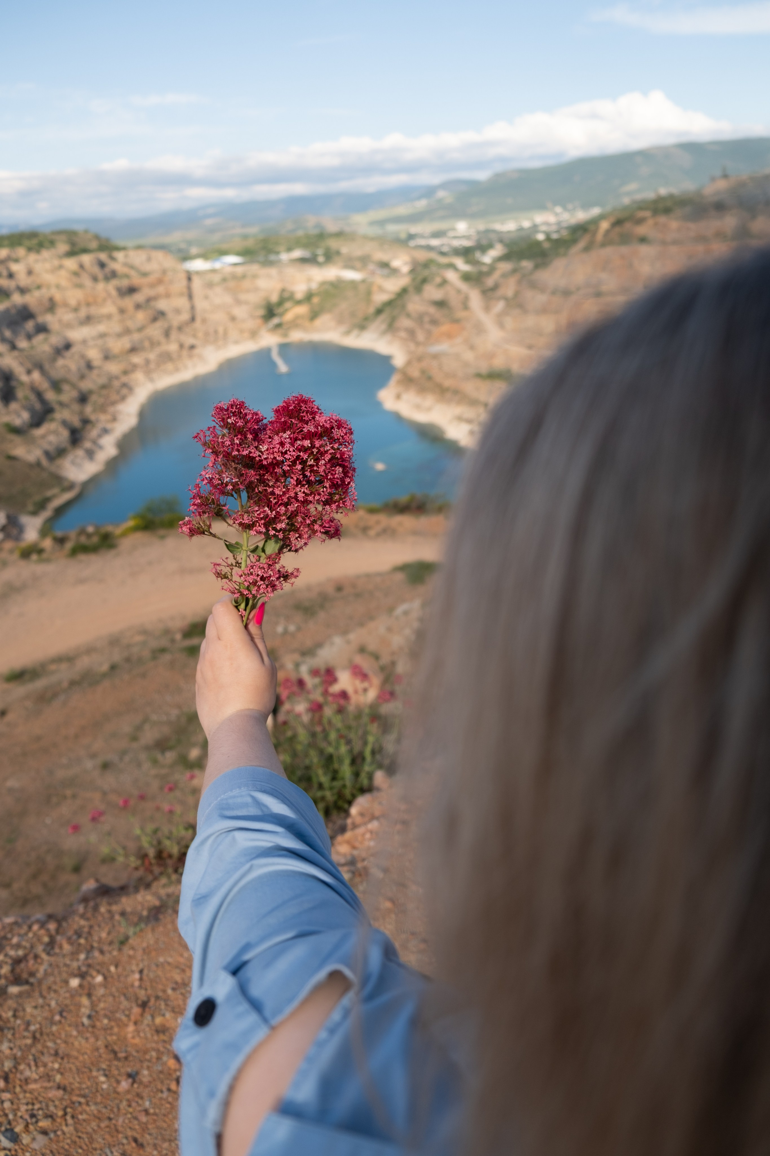 Фотосессия в садах: Персик, лаванда, мак, виноград, подсолнух, ромашка, сирень и др. Профессиональная фотосъемка в Крыму. Натуральные эмоции и живые кадры. Забронируйте дату прямо сейчас!