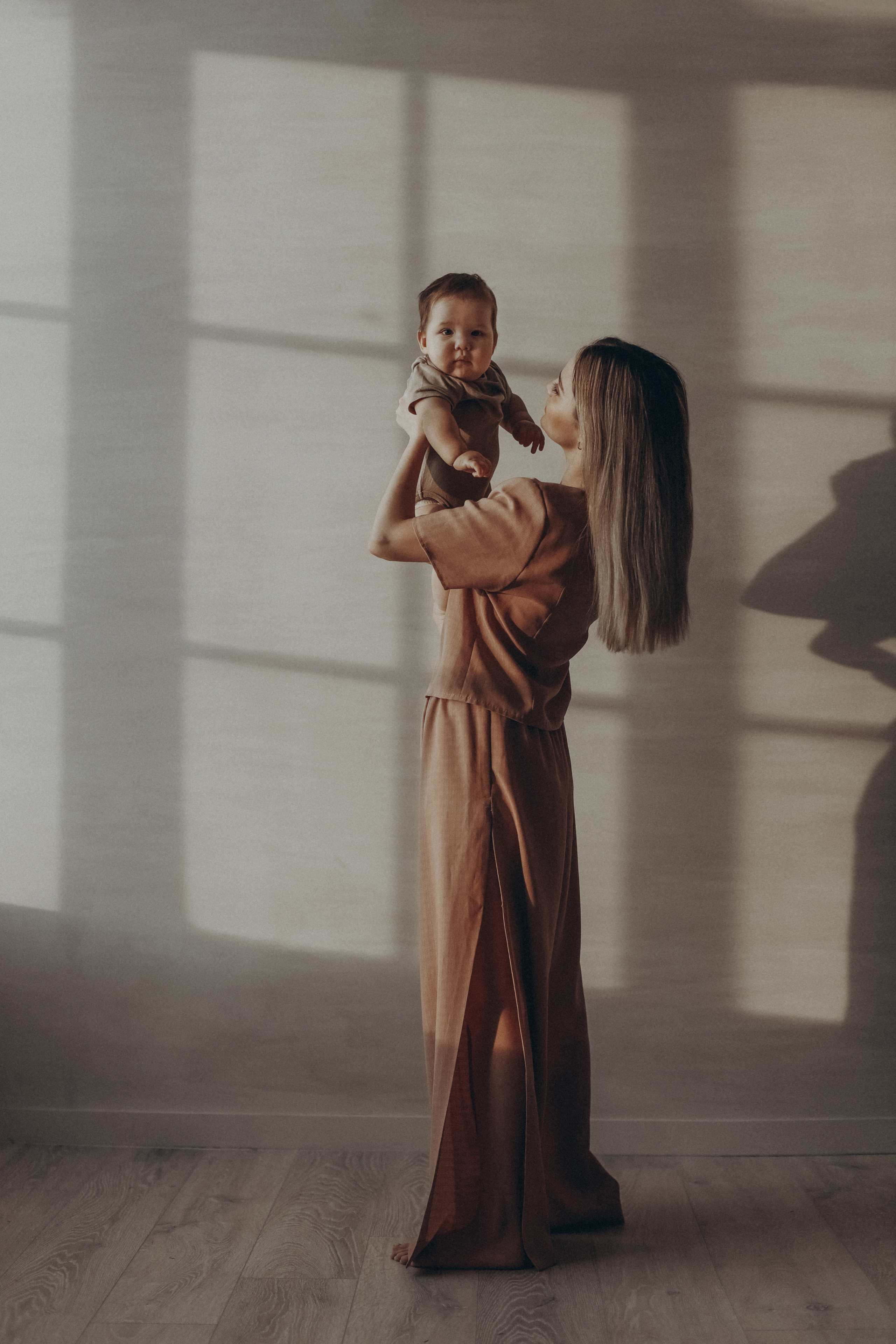 Фотосессия материнства. Студийная и домашняя съемка с детьми. Семейный и фотограф новорожденных в Санкт-Петербурге Ольга Руденко