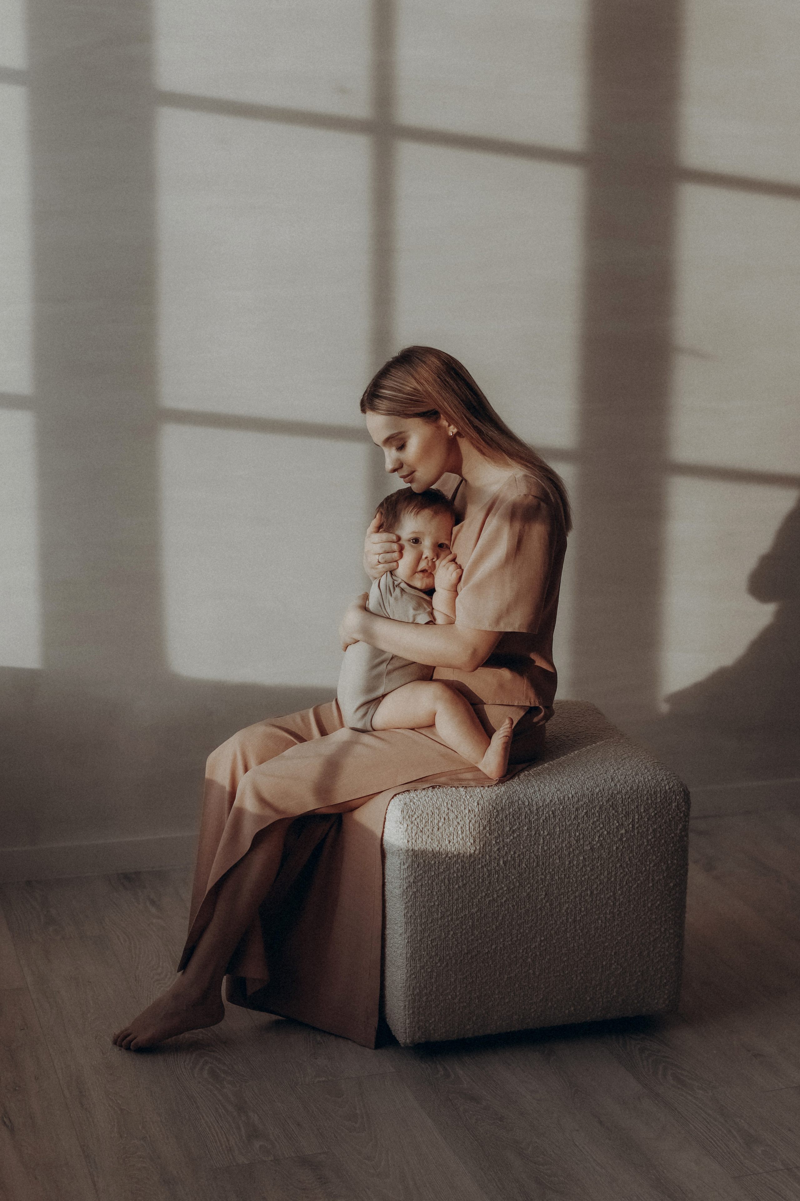 Фотосессия материнства. Студийная и домашняя съемка с детьми. Семейный и фотограф новорожденных в Санкт-Петербурге Ольга Руденко