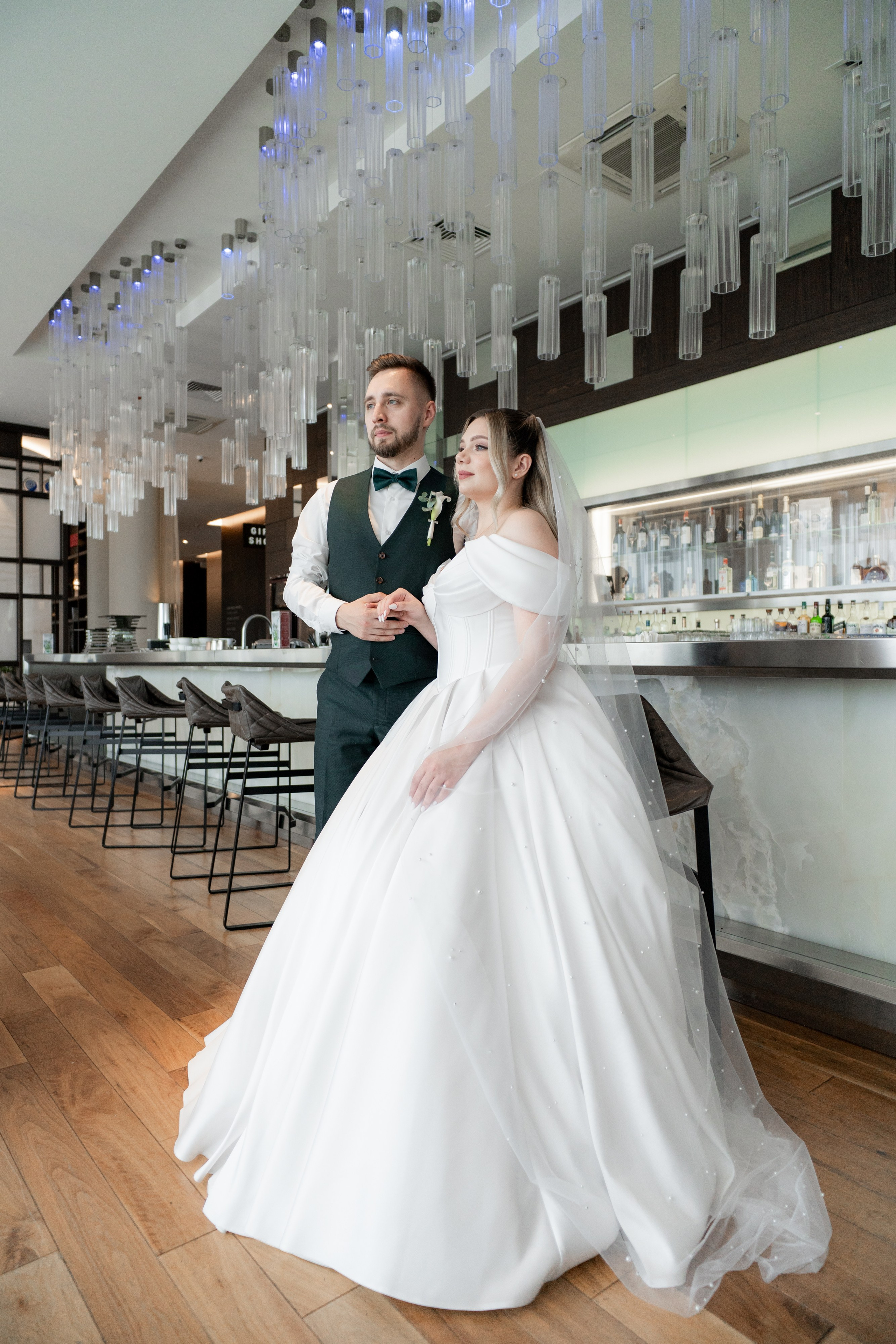 Свадебная фотосессия в отеле Хилтон. Свадебный фотограф Александр Невский в Санкт-Петербурге