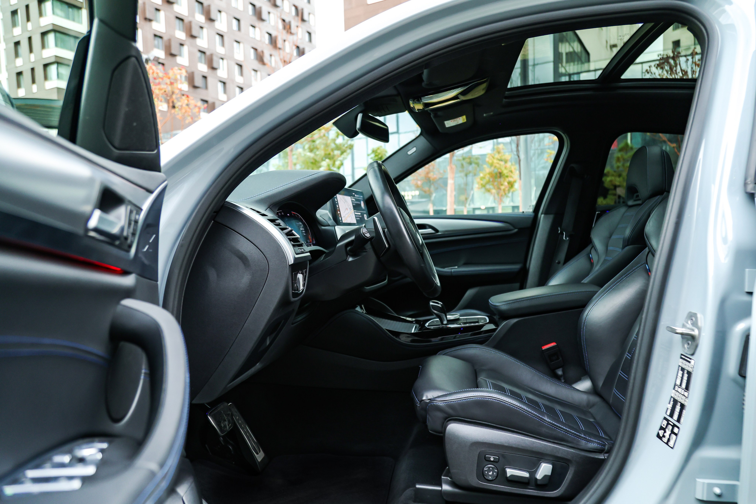 2021 BMW X4. Mixturecaptures