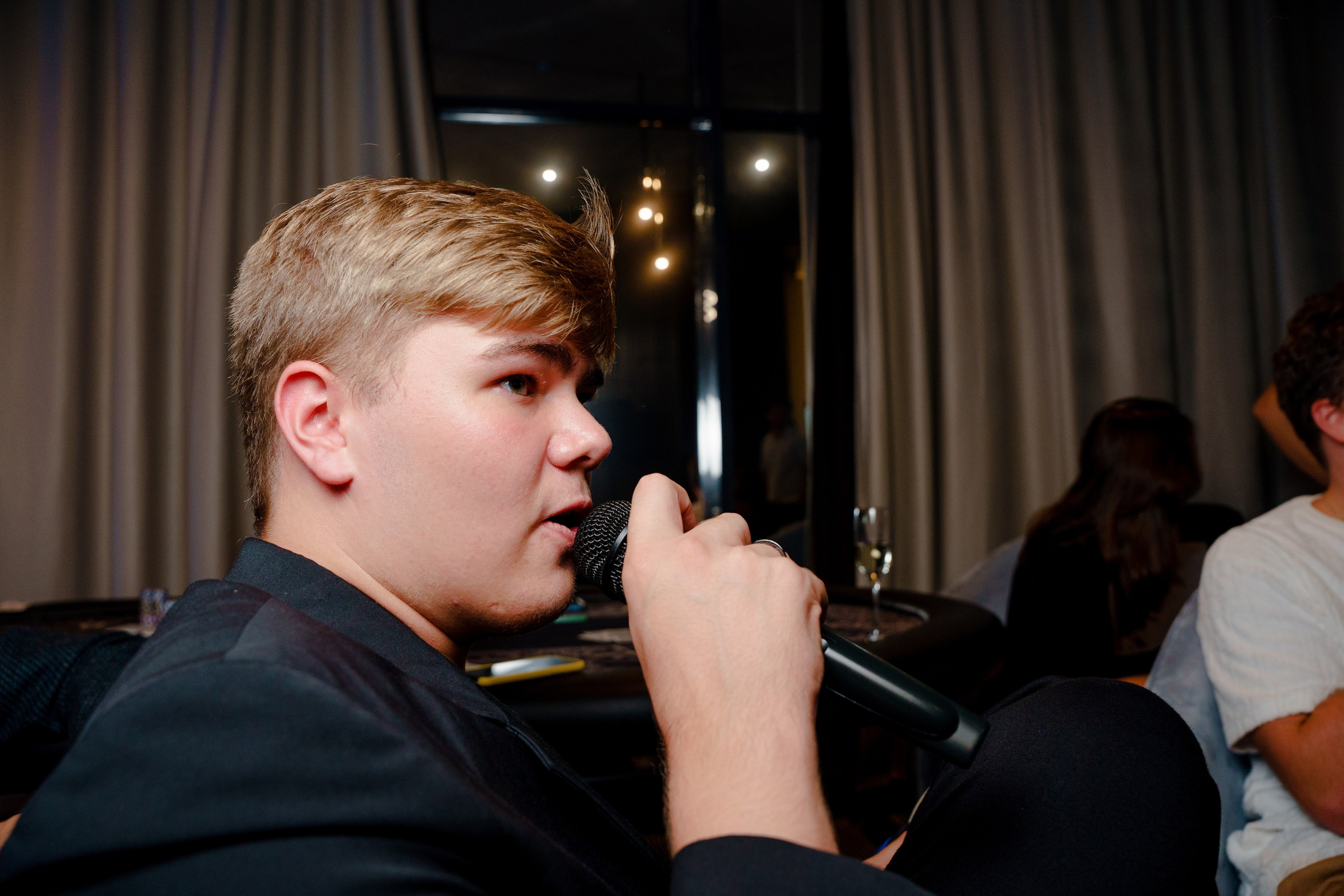 Репортажный фотограф на день рождения в Москве. Репортажный фотограф Москва Сергей Дружинин