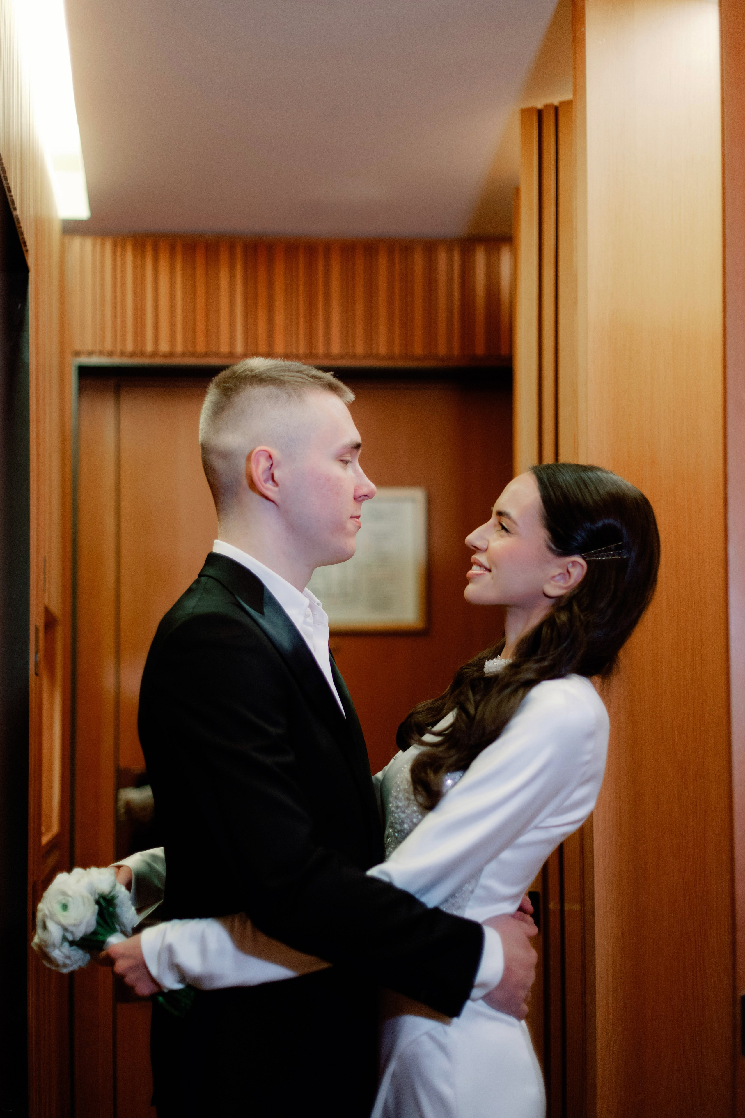 Свадьба для двоих в Москве, фотосессия на крыше, сборы, прогулка в Barvikha Luxury Village