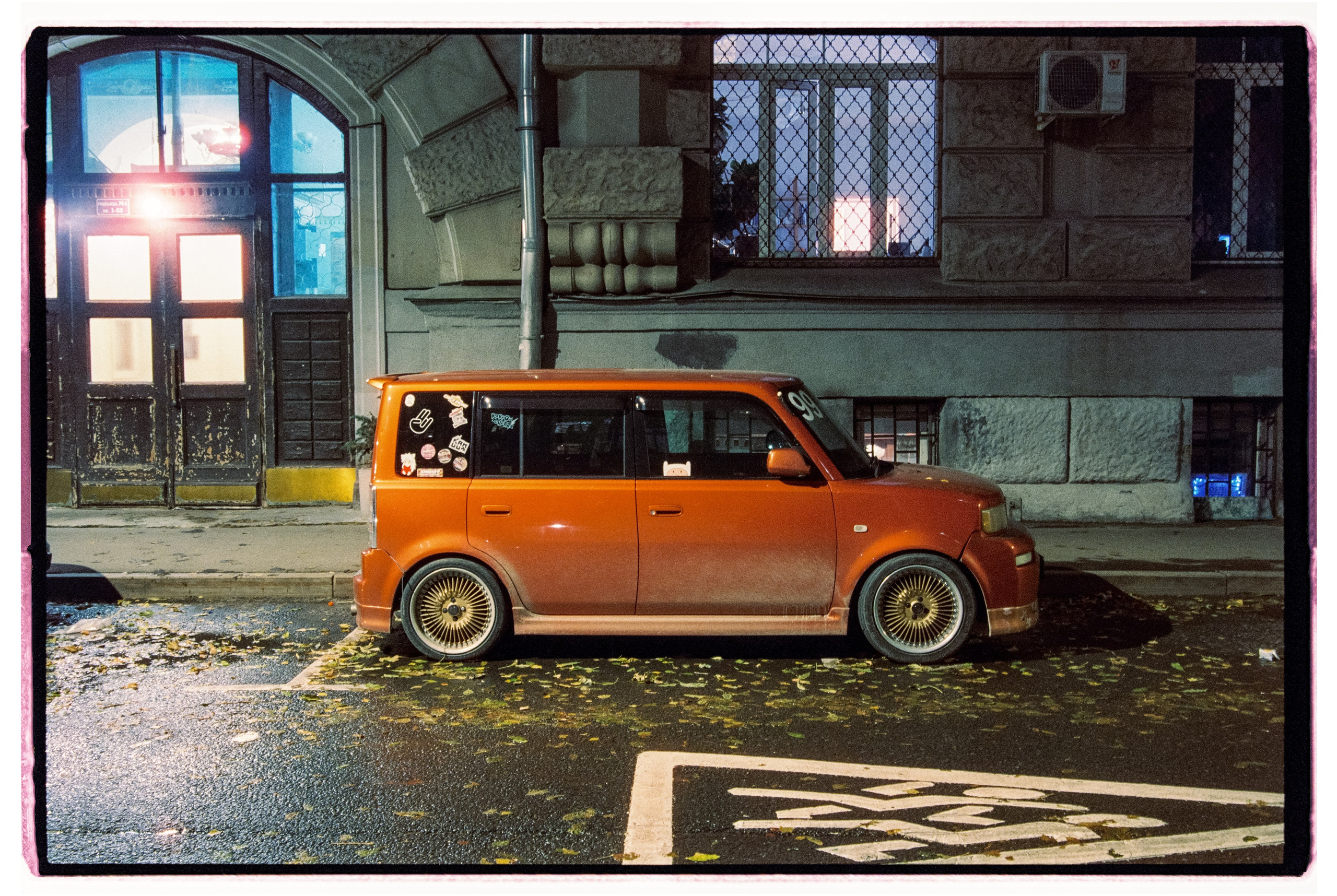 CARS. ANNA — PHOTOGRAPHER