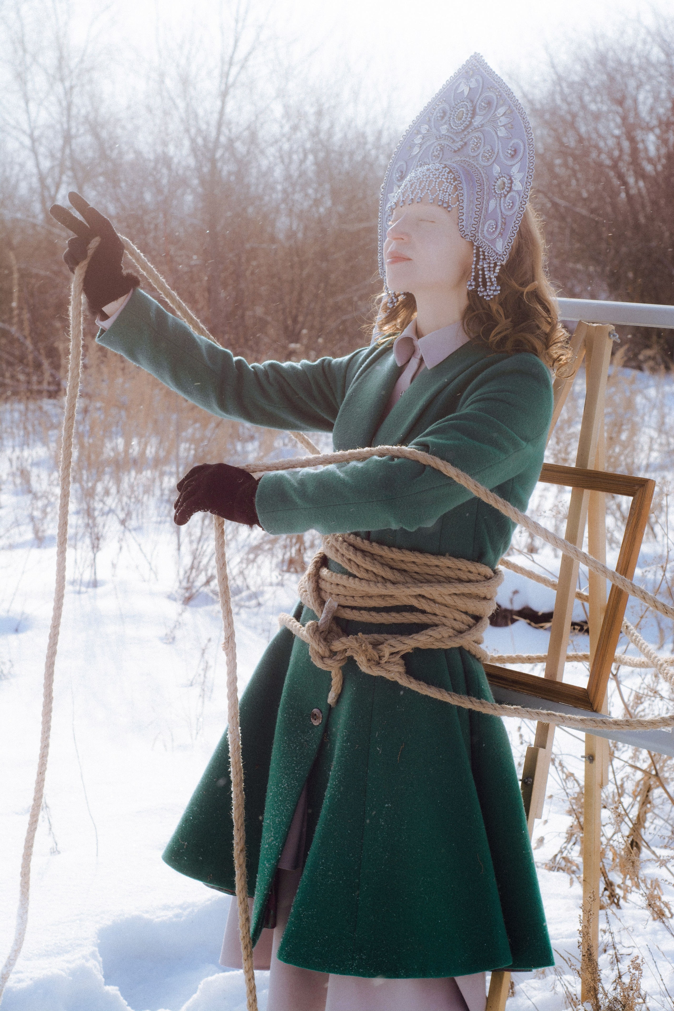 THE ROOT TETHER. Yulia Yurchevskaya | Art Director & Visual Visionary