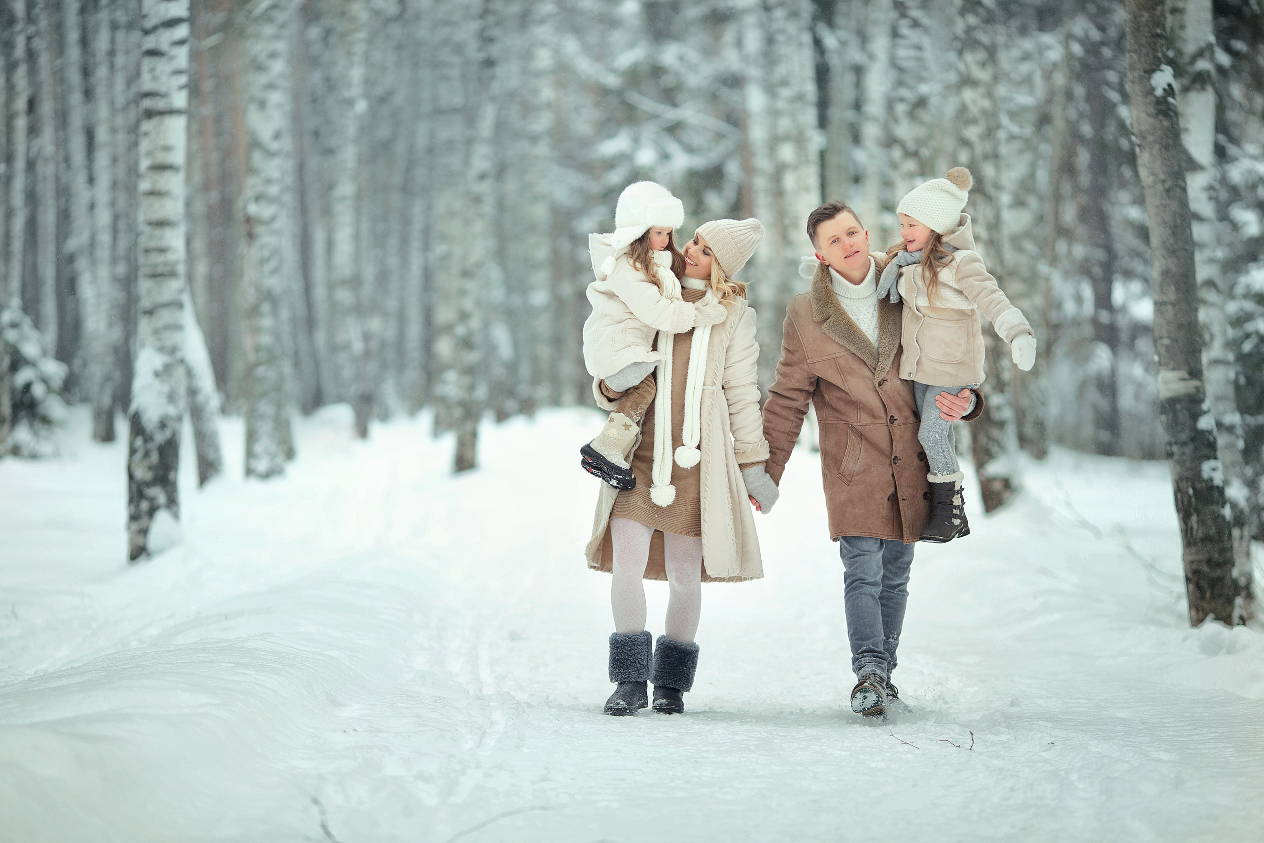 Семейная фотосессия в зимнем лесу. Семейный фотограф Татьяна Надеждина | Москва, Московская область, Ярославль