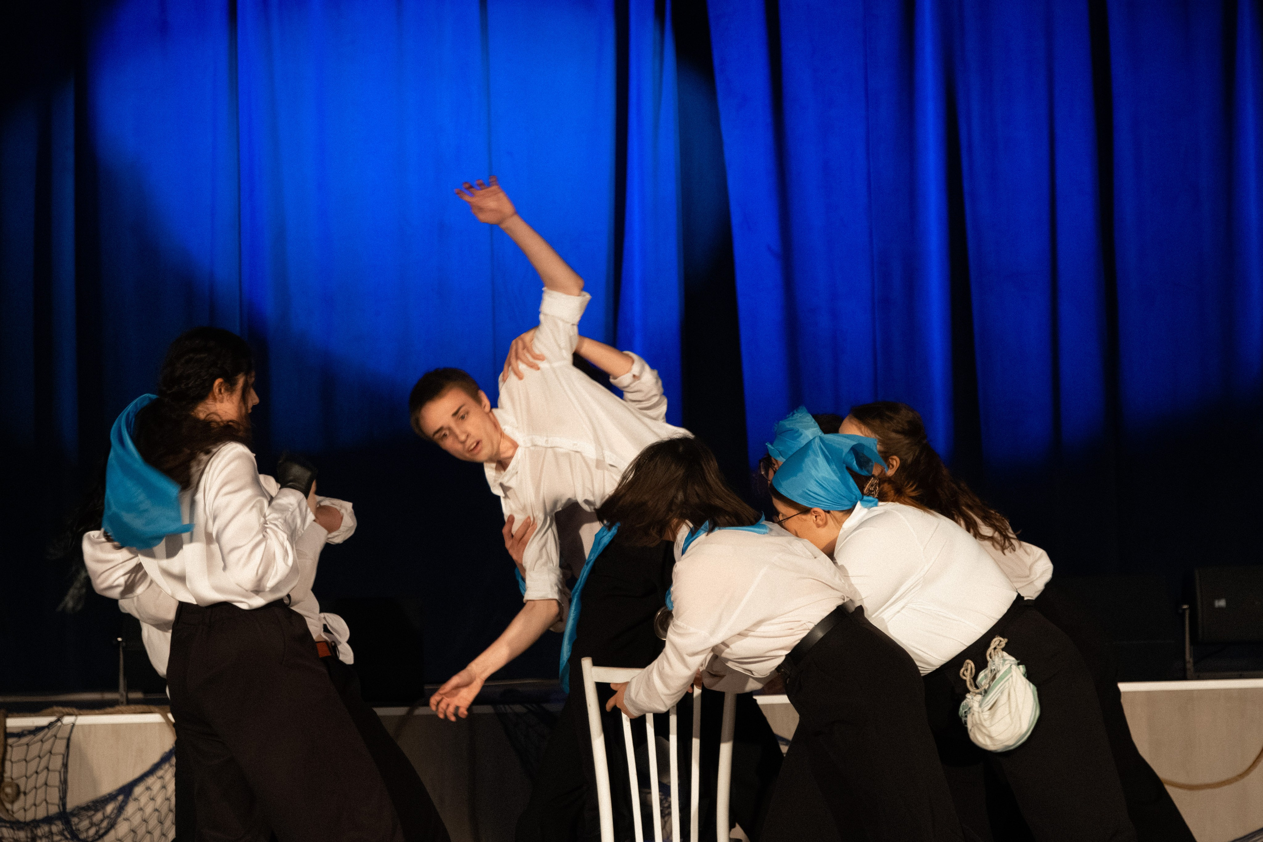 Республиканский фестиваль молодежных иммерсивных театров «Вокруг нас» | Коллектив «ПРОтеатр» | Море. Арсений Марасинский — фотограф в Казани