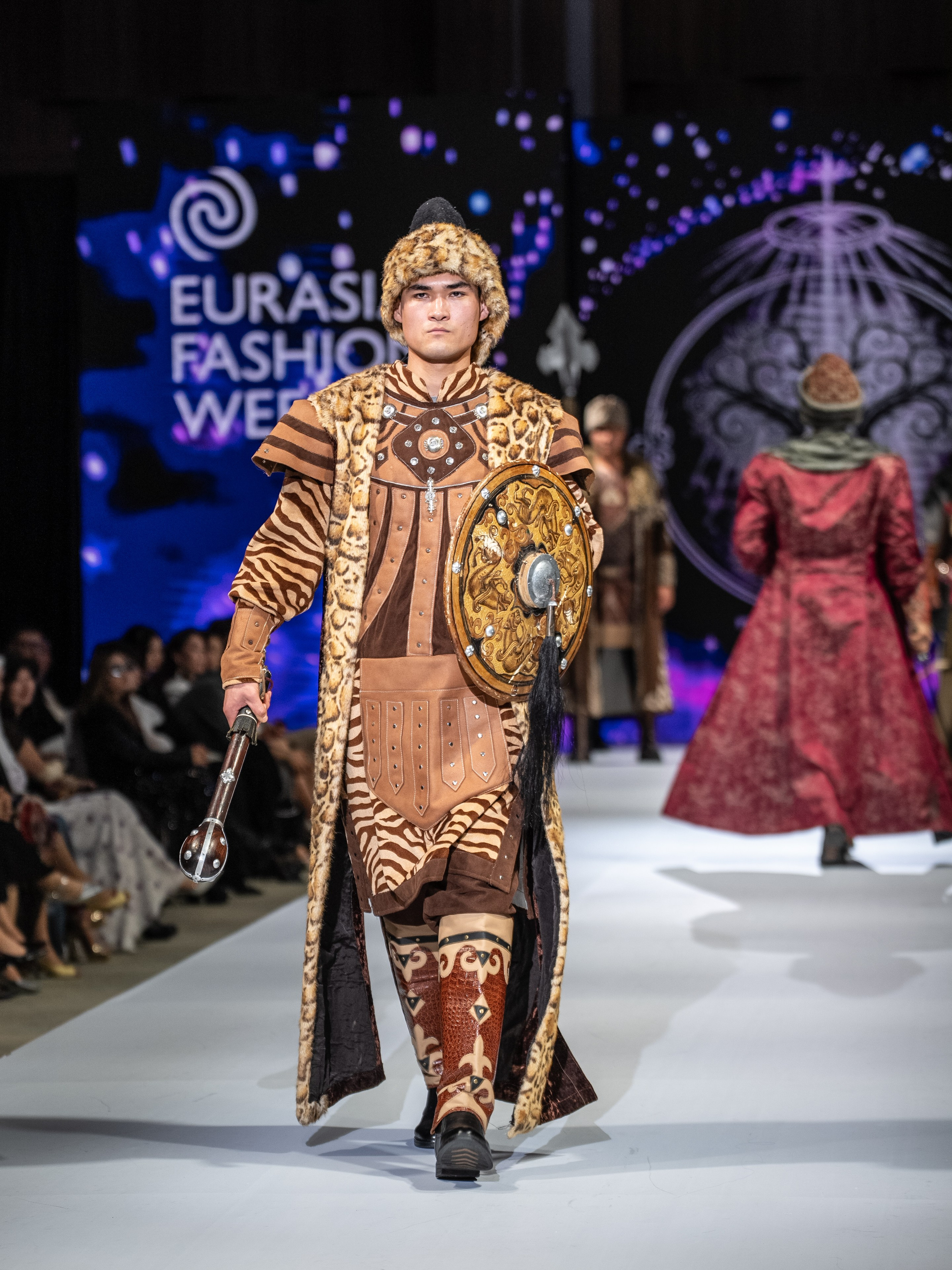 EURASIAN FASHION WEEK Lo Zarata. Сайт Алматинского НЮ АРТ, будуар и фэшн фотографа Дениса Карпенко