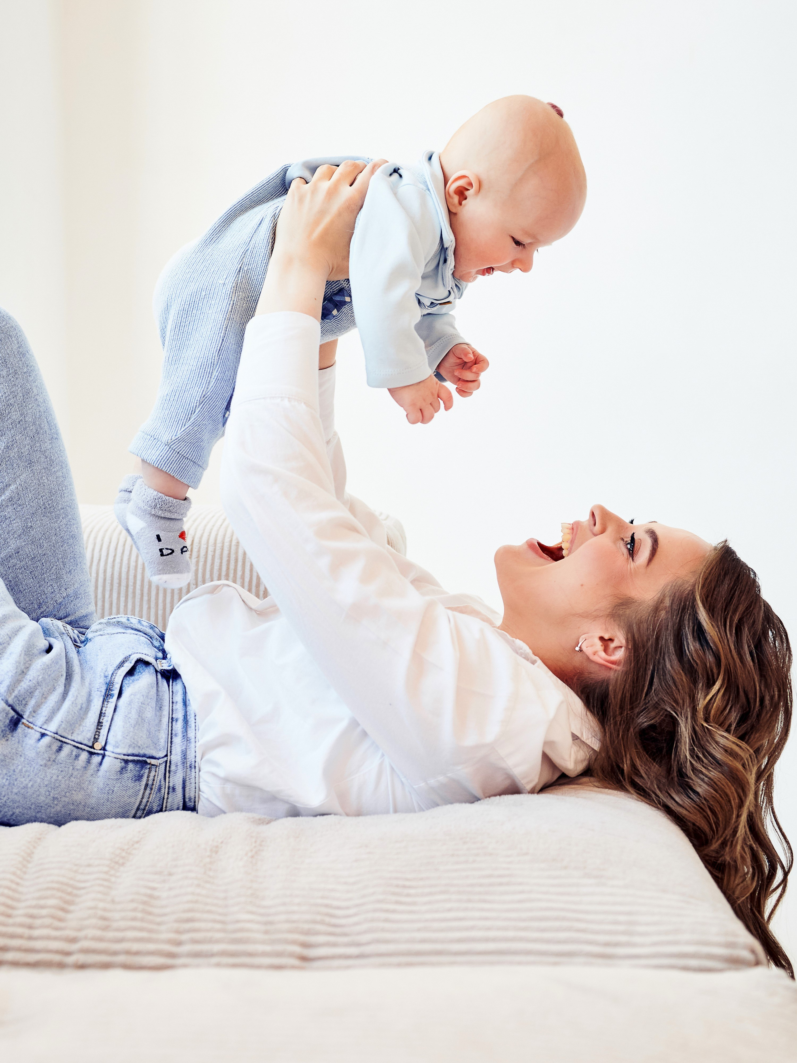 Студийная, белый зал для ребят. Детский семейный фотограф в Москве Светлана Микадзе