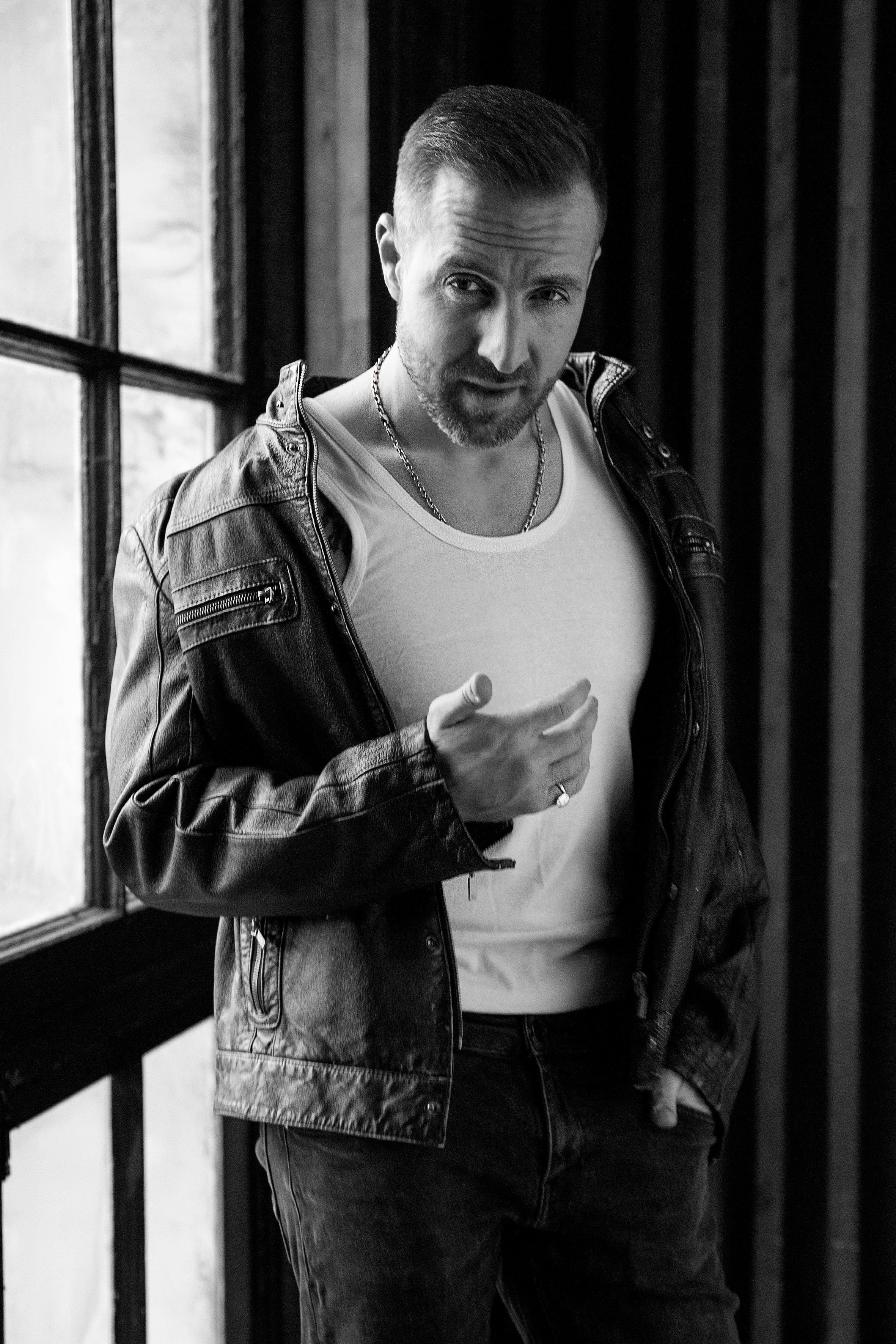 Ведущий Маэстро Менделеев. Фотограф Анна Анисимова. Свадьбы, портреты, творческий репортаж