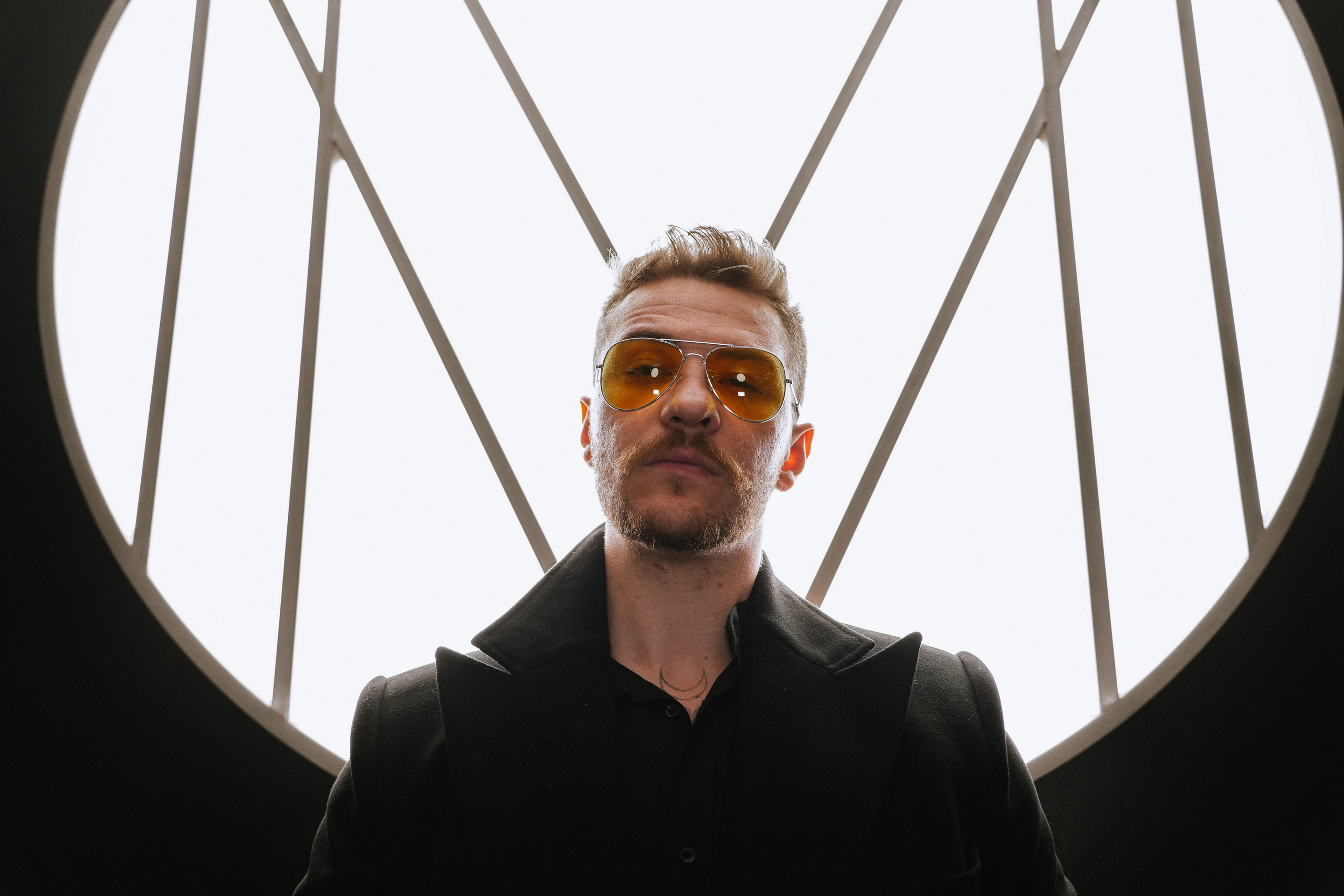 мужчина фотосессия в метро Москва