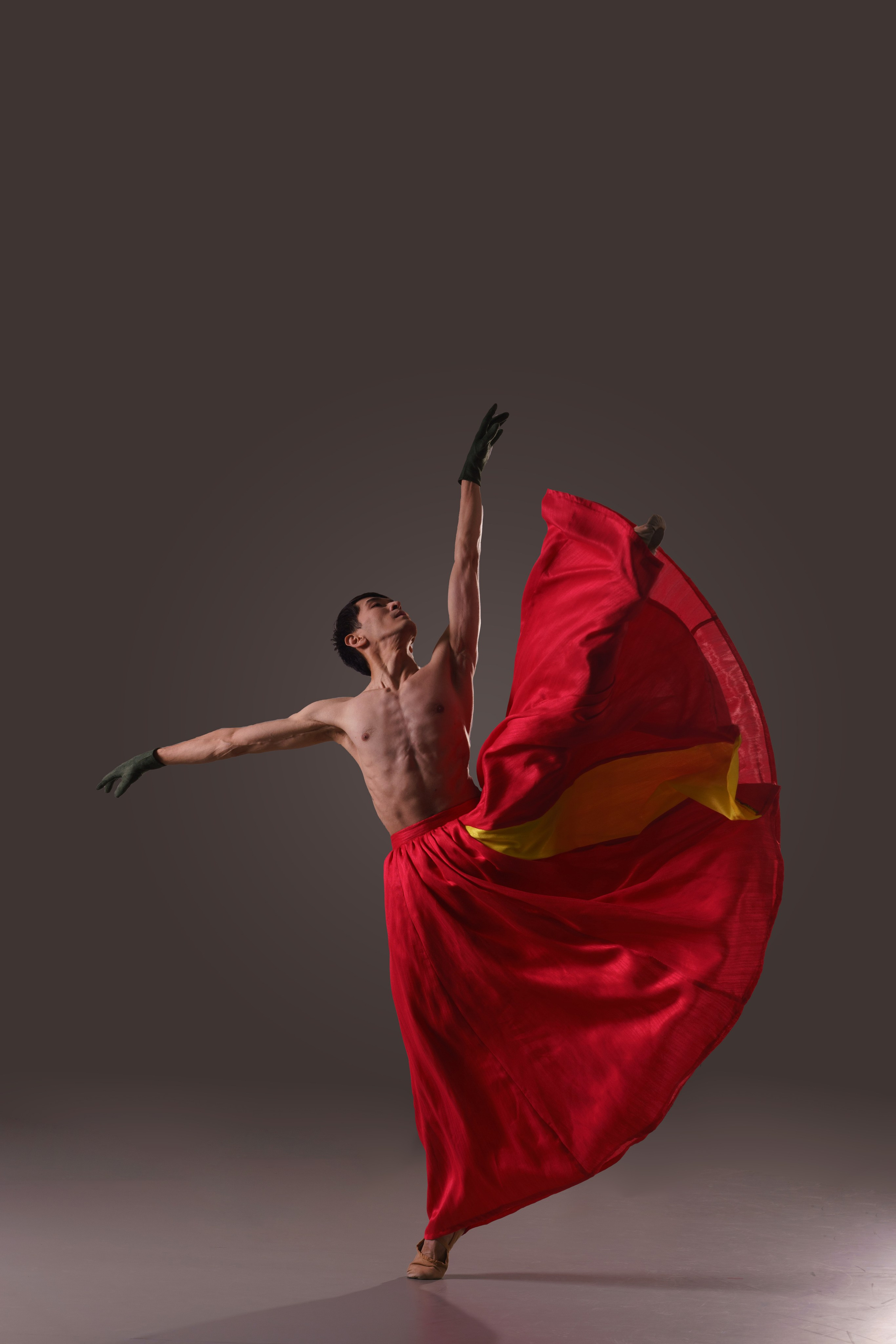 Анонс спектакля «Легенда о Тюльпане». Фотограф Алматы, курс по Фотографии в Алматы. Дмитриева Наталья