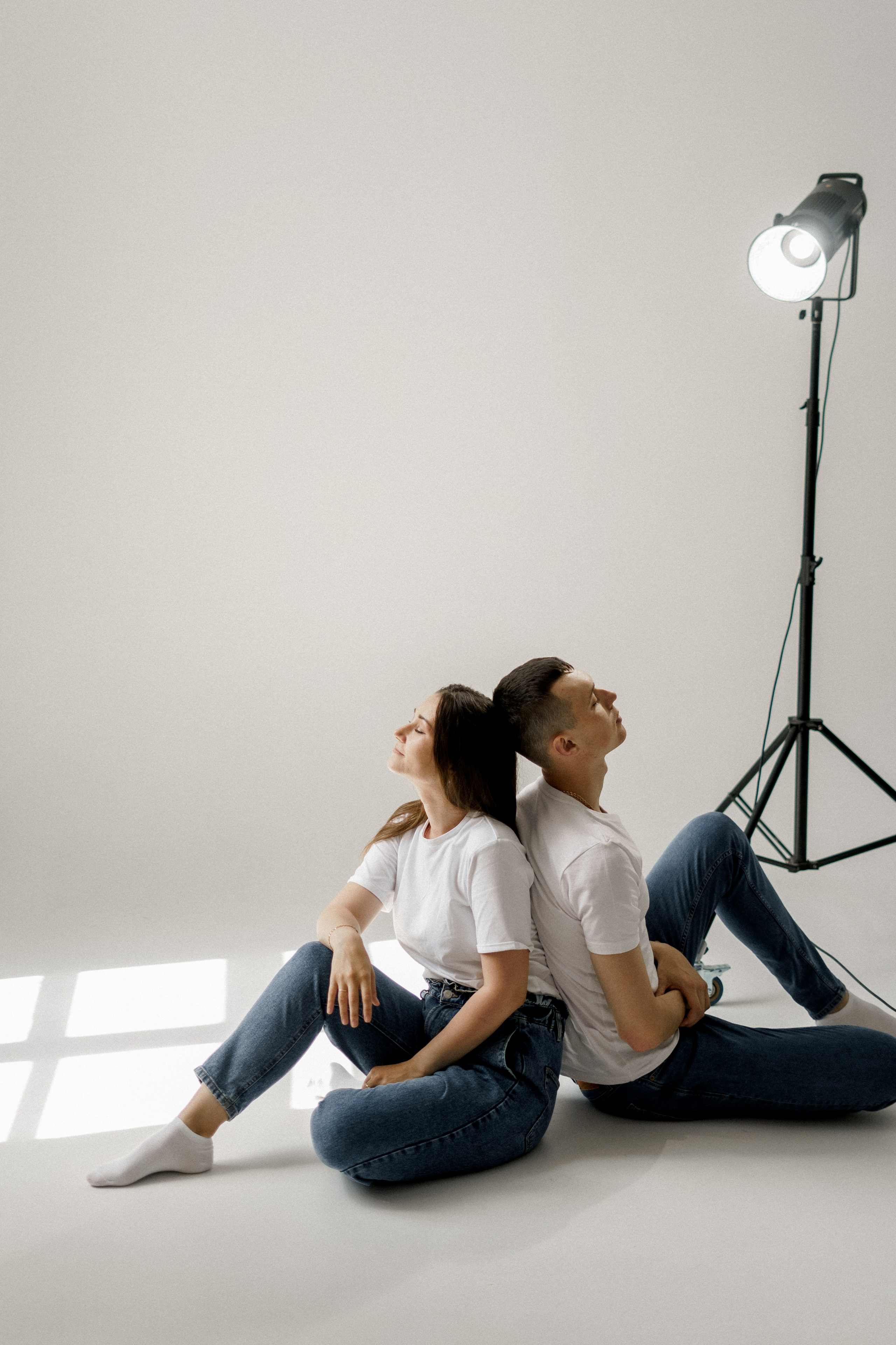 Фотосессия лав стори в студии сахалин. Фотограф сахалин