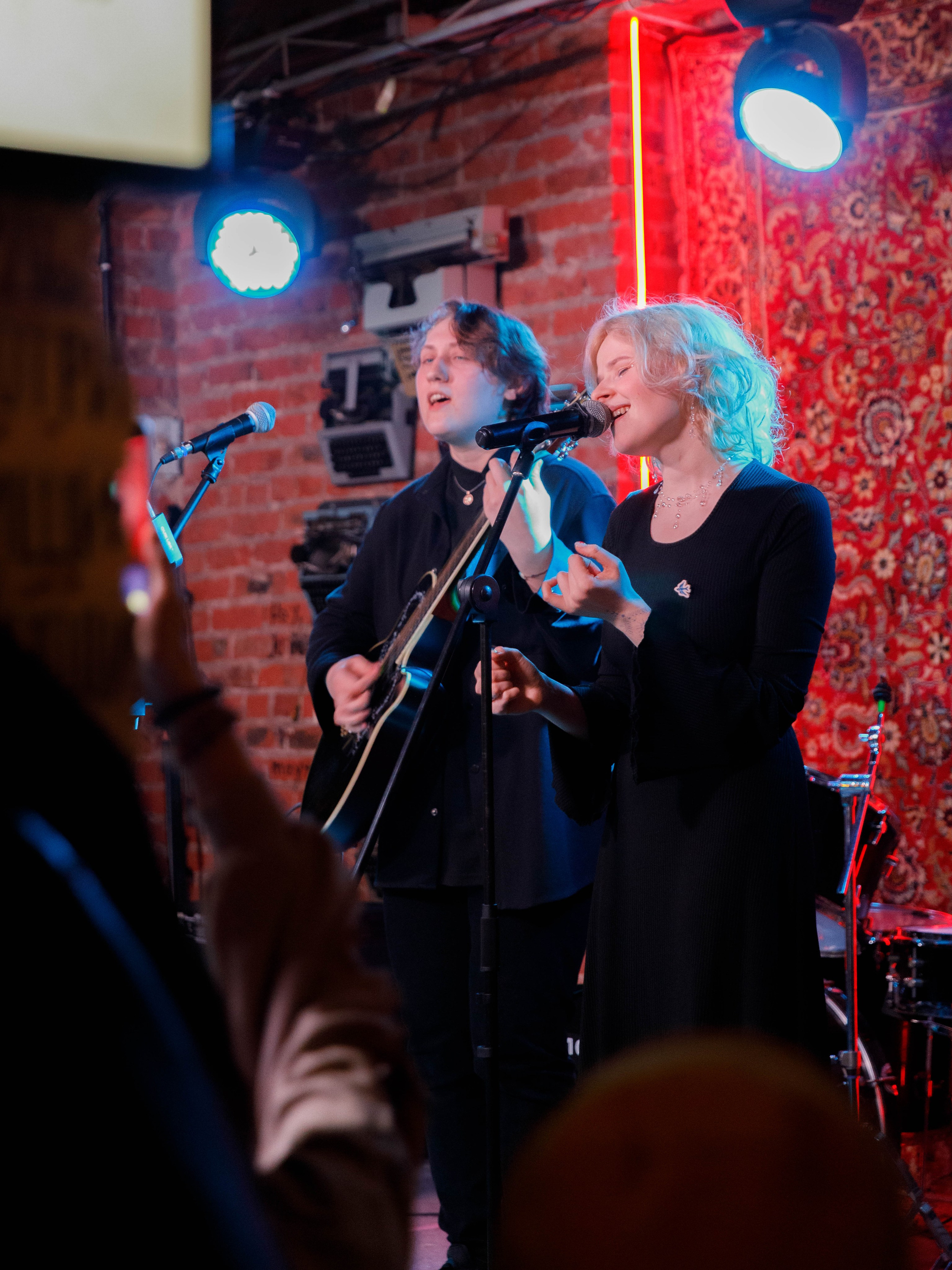 Концерт Огнева и Аня из Питера. Репортажный фотограф в Новосибирске Алена Помазунова