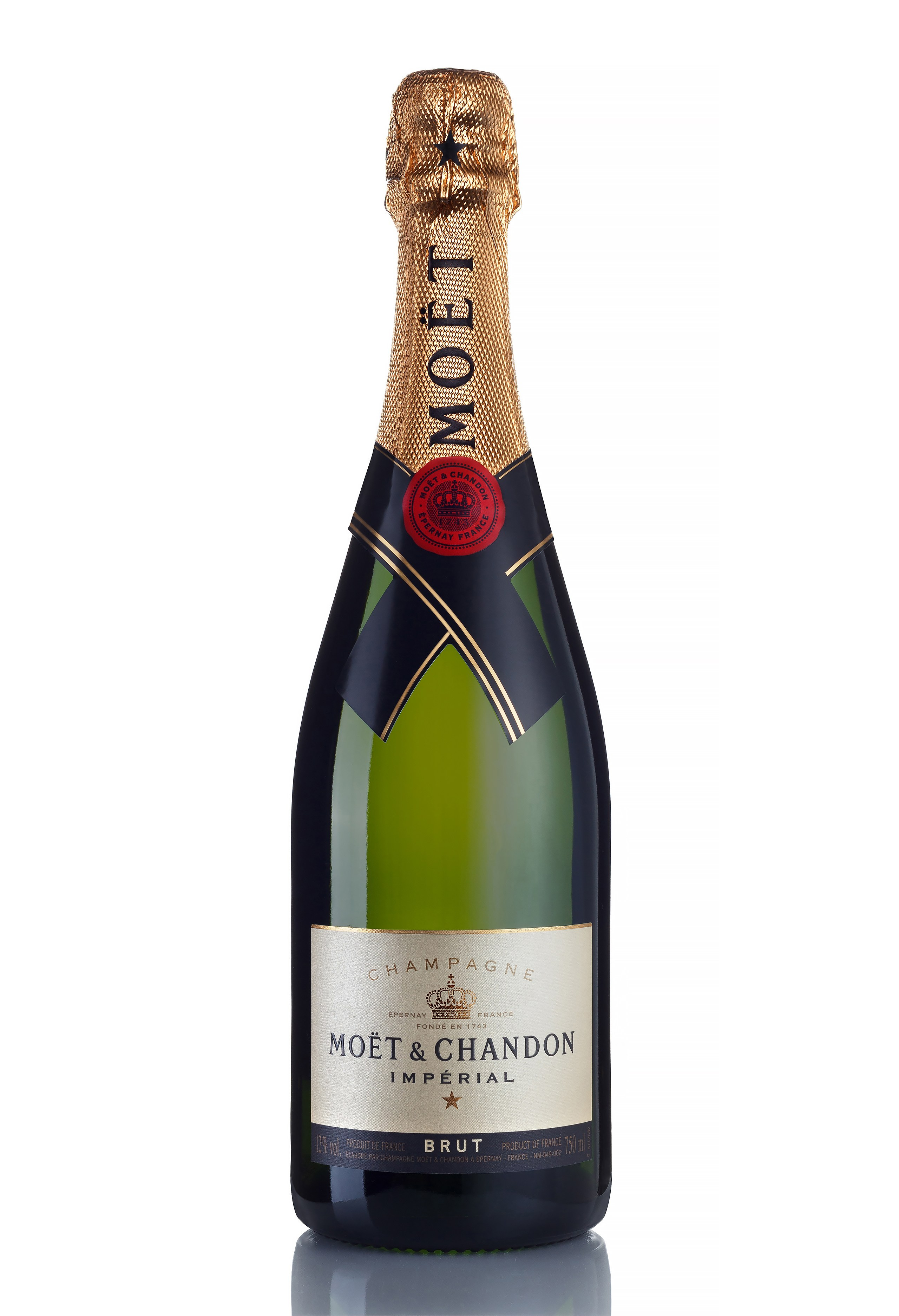 Шампанское на белом фоне каталожное фото