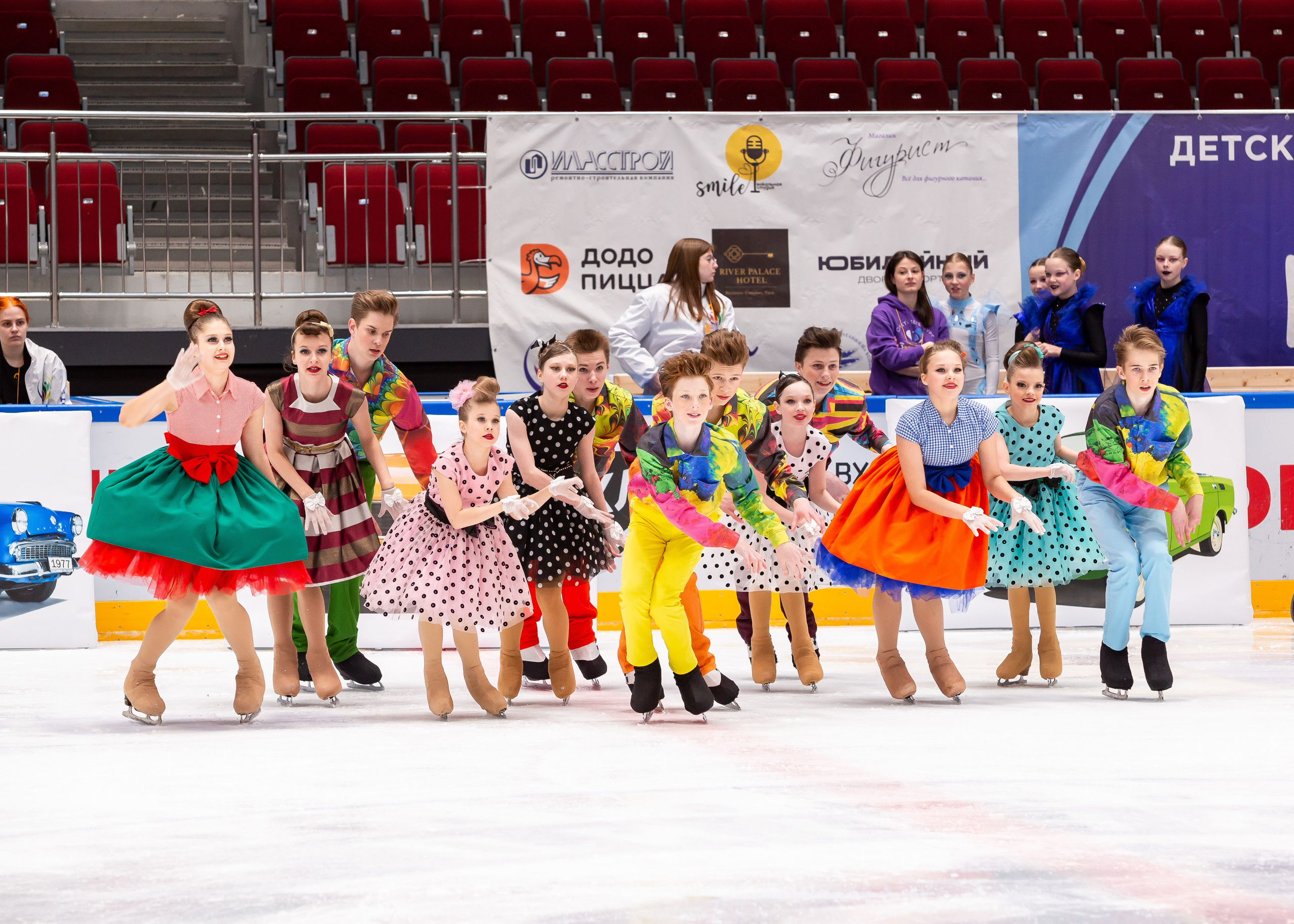 VII Ежегодный фестиваль массовых танцев на льду и фигурного катания «Петровский лёд» Санкт-Петербург 2024. Репортажный фотограф в Москве