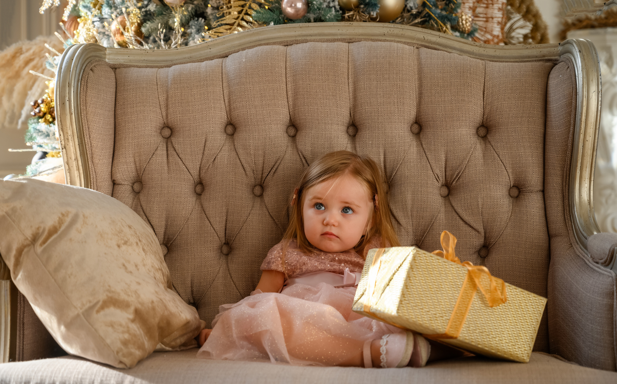 Свадебный фотограф, свадебный фотограф в Москве, свадебный фотограф в ресторан, фотограф на свадьбу, фотограф в ЗАГС, фотограф на венчание, фотограф, семейный фотограф, свадебный альбом, печать фото, фотосессия в студии, студийная фотография, студийная фотосессия, фотограф недорого, новогодняя фотосессия, фотосессия в студии к нг, новый год, подарок на новый год