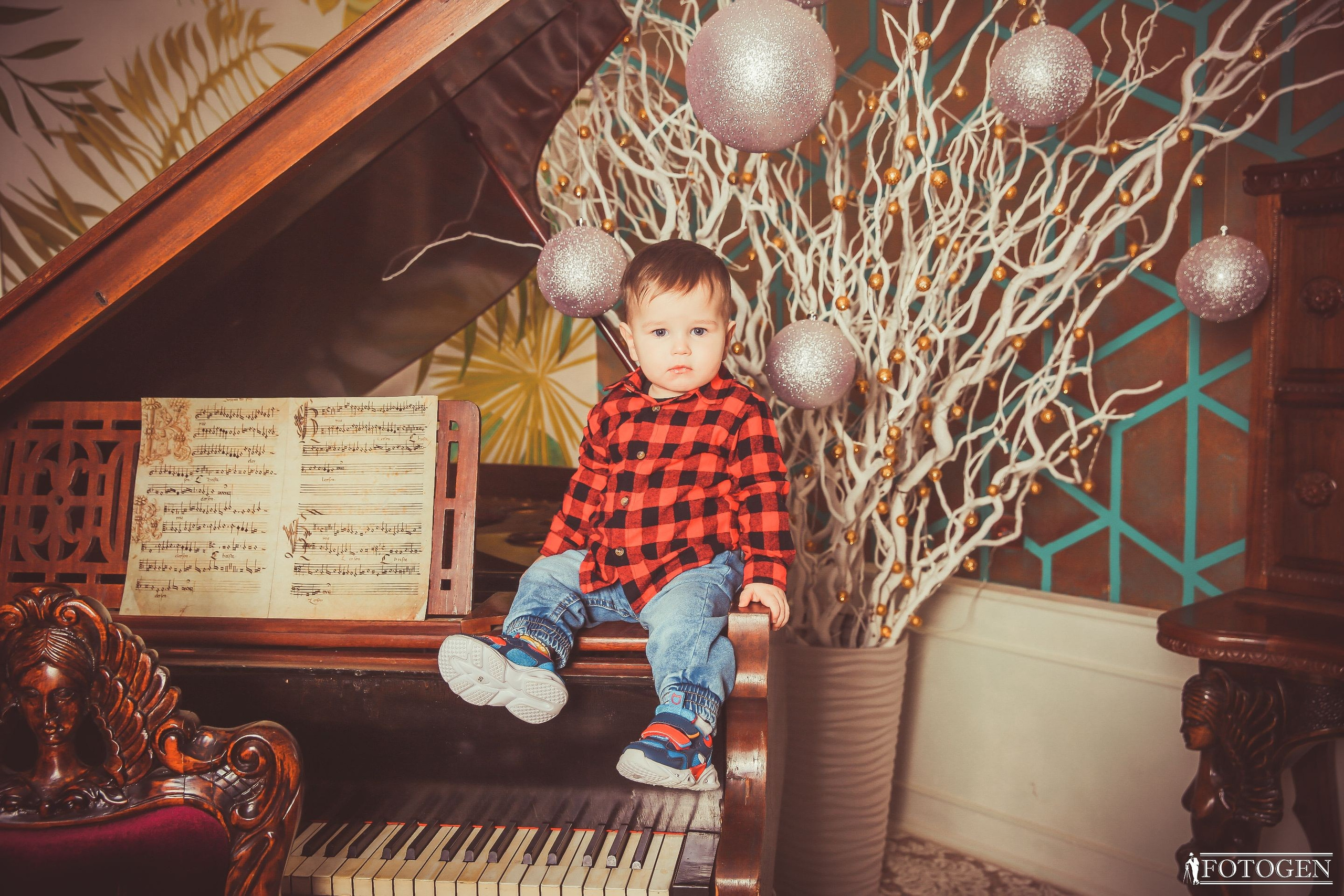 Фотосессия Мальчиков до 3 лет в Студии — Fotogen. Интерьерная фотостудия FOTOGEN г. Краснодар