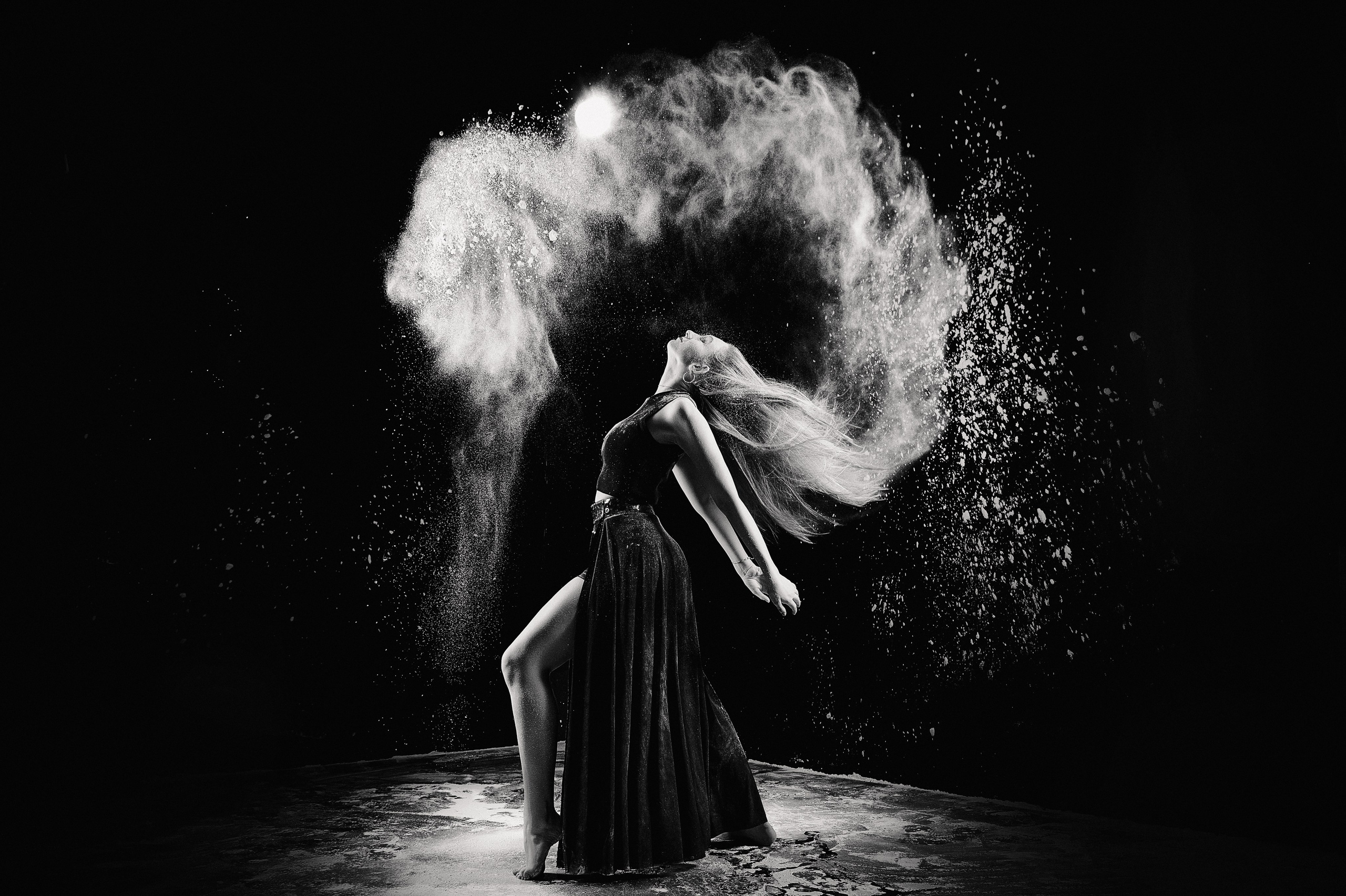 Фотосессия с мукой. Фотограф Евгения Соколова