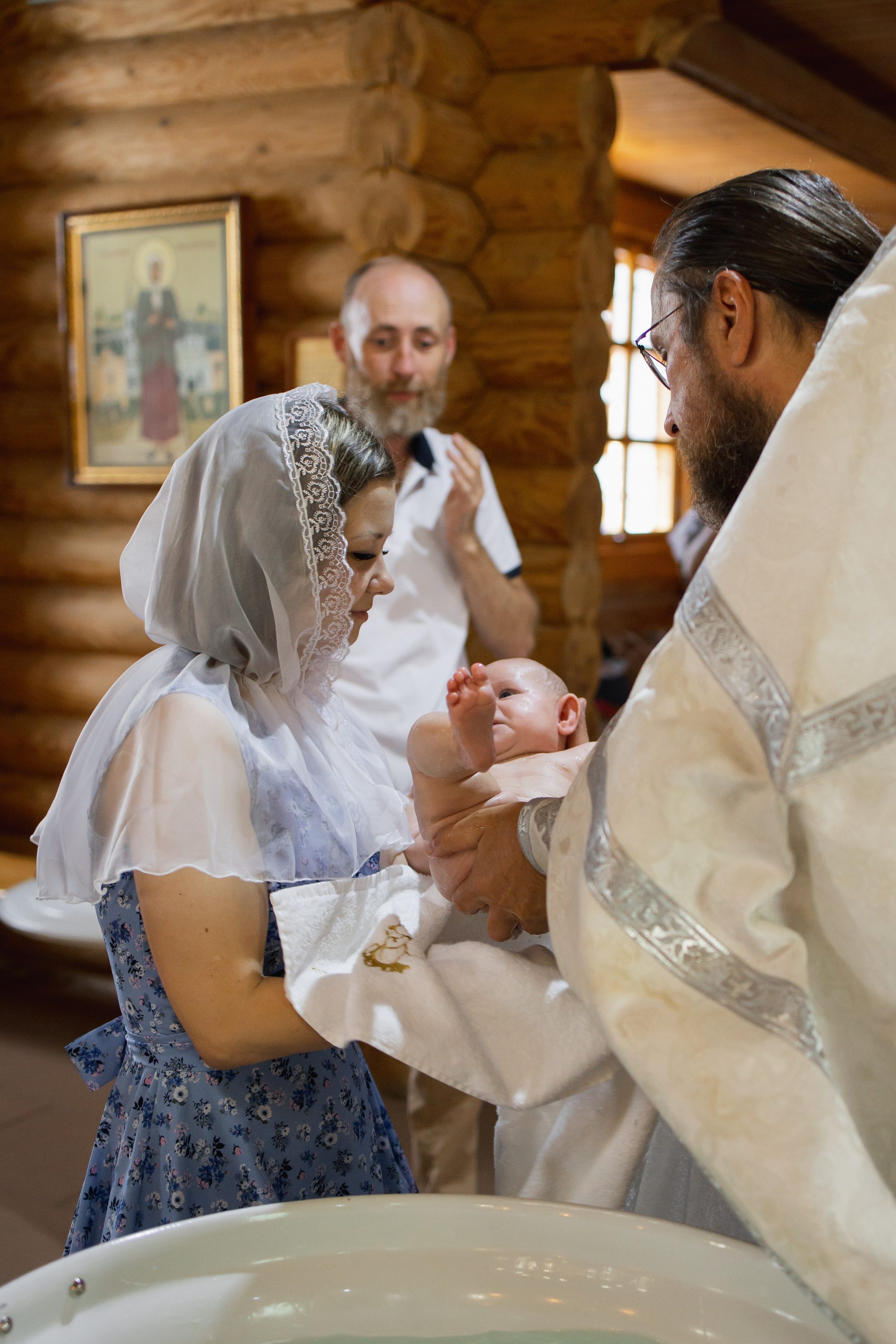Крещение Алисы в Храме Всех святых, в земле Русской просиявших. Свадебный и семейный фотограф Ольга Разрядова