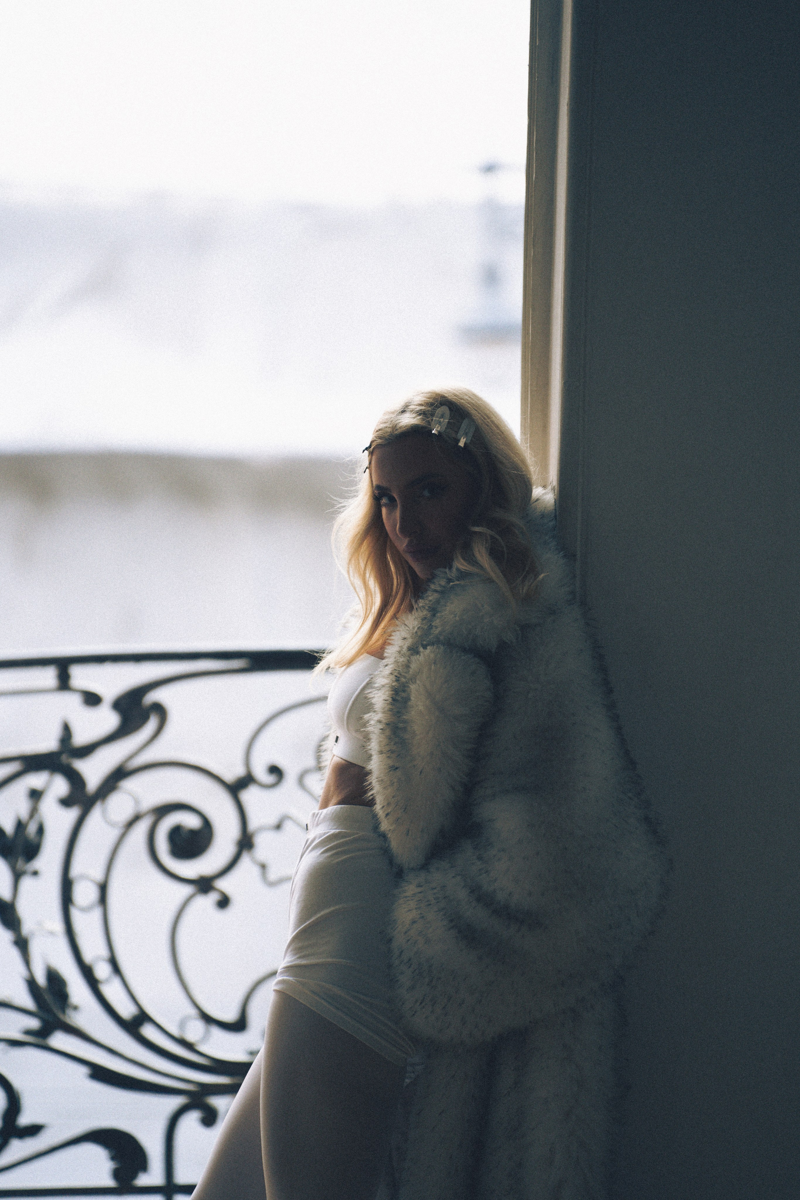 МИНИМАЛИЗМ В СТУДИИ НА ЧЕРНЫШЕВСКОЙ В СТУДИИ С БАЛКОНОМ. Профессиональный фотограф, Санкт-Петербург — Виктория Богомолова