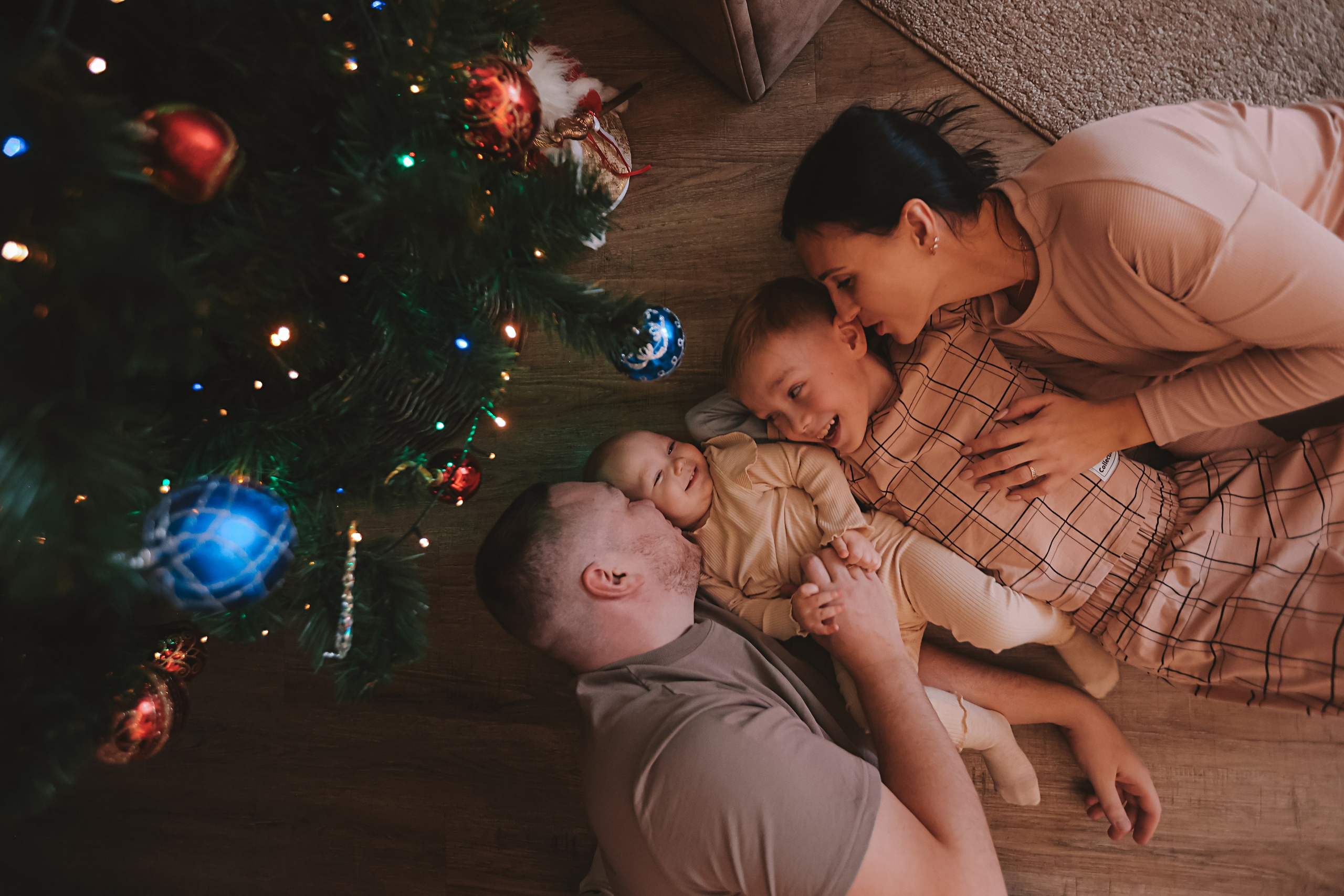Дома. Семейный фотограф Тюмень, фотограф на роды Салмина Мария