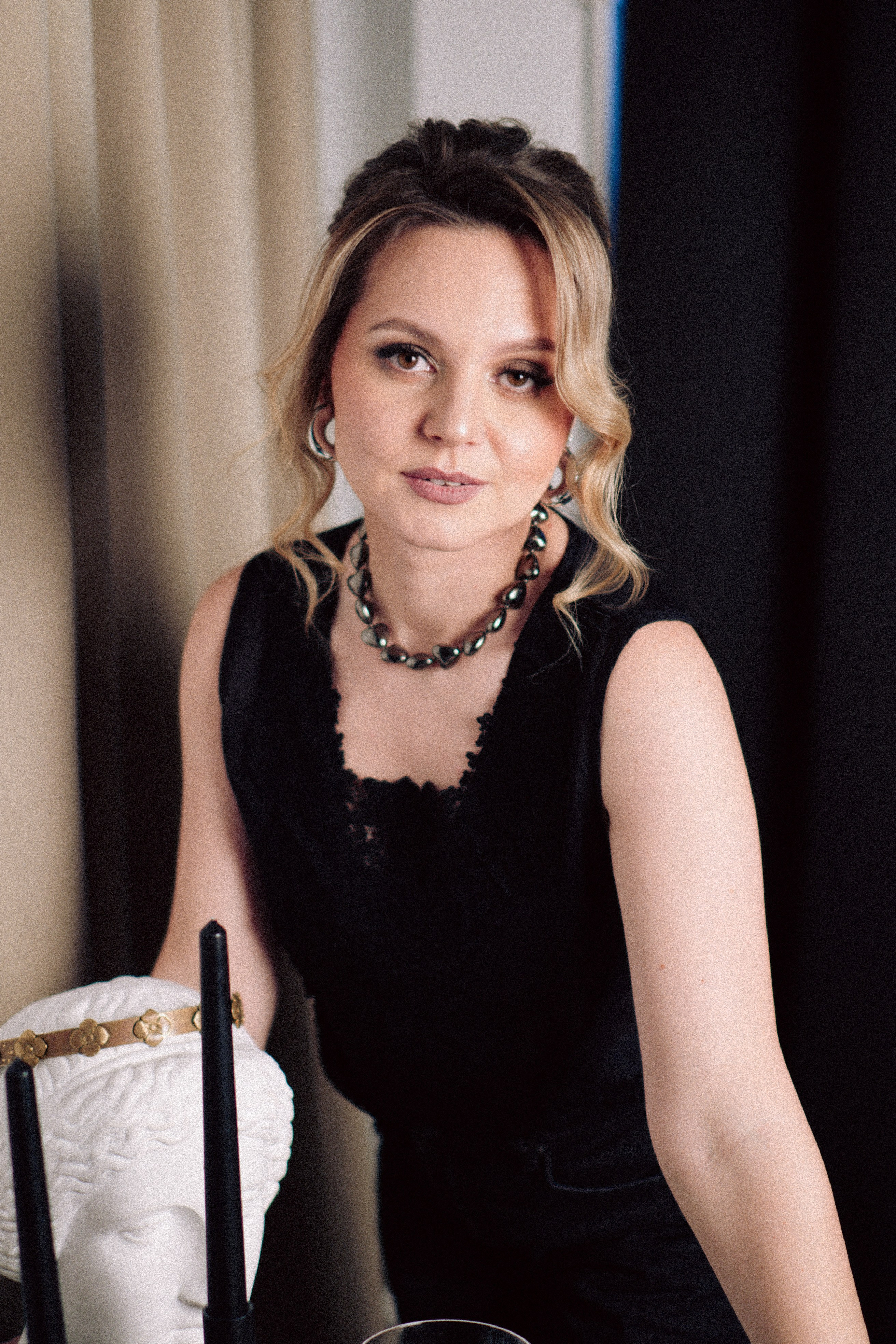 НОВОГОДНЯЯ ФОТОСЕСИИЯ В СТУДИИ ДЛЯ ДЕВУШКИ И ПРОГУЛКА ПО ЧЕРНЫШЕВСКОЙ. Профессиональный фотограф, Санкт-Петербург — Виктория Богомолова