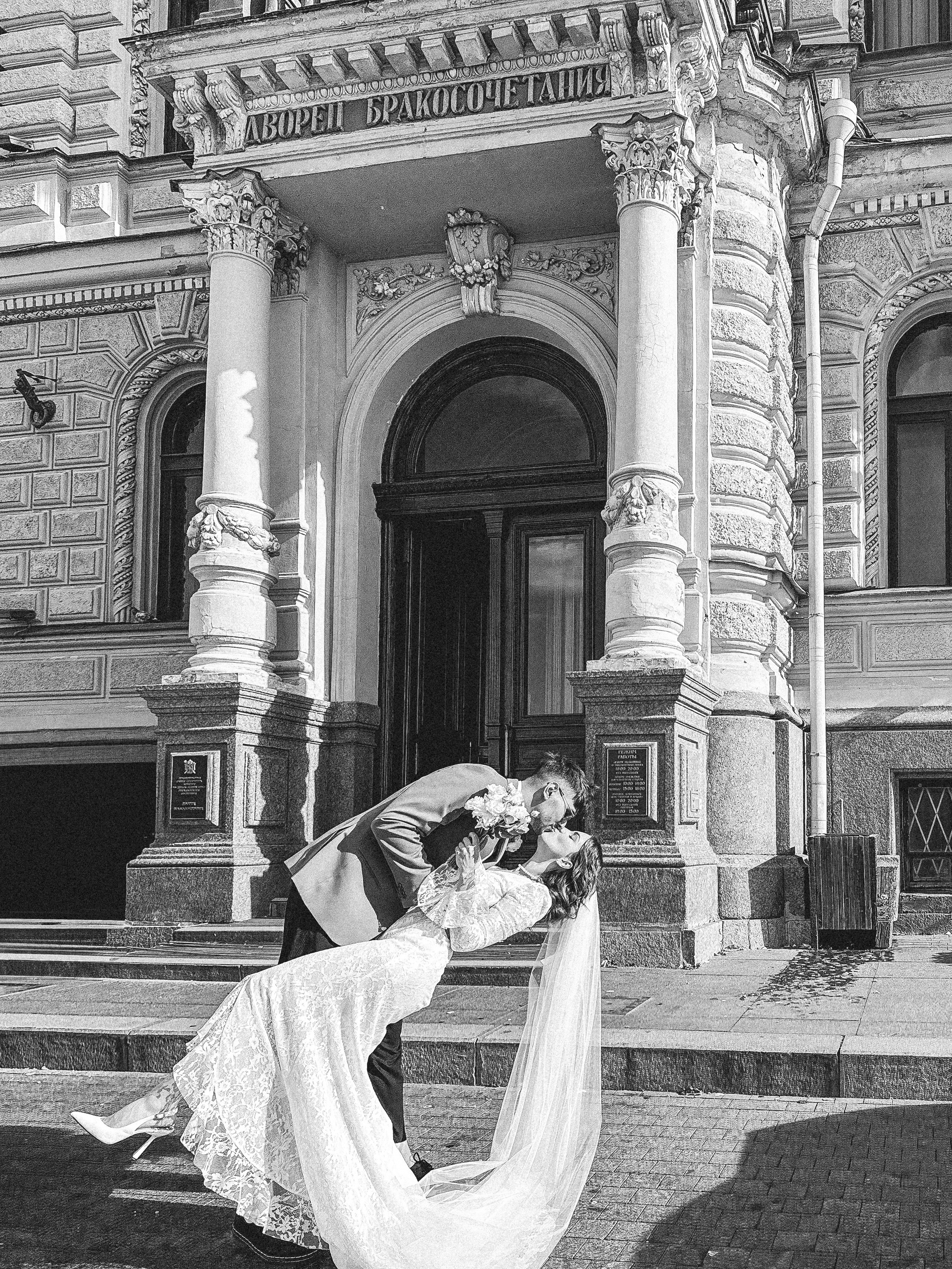 ФОТО НА ТЕЛЕФОН ВО ВРЕМЯ БРАКОСОЧЕТАНИЯ В ПЕРВОМ ДВОРЦЕ И ПРОГУЛКИ. Профессиональный фотограф, Санкт-Петербург — Виктория Богомолова