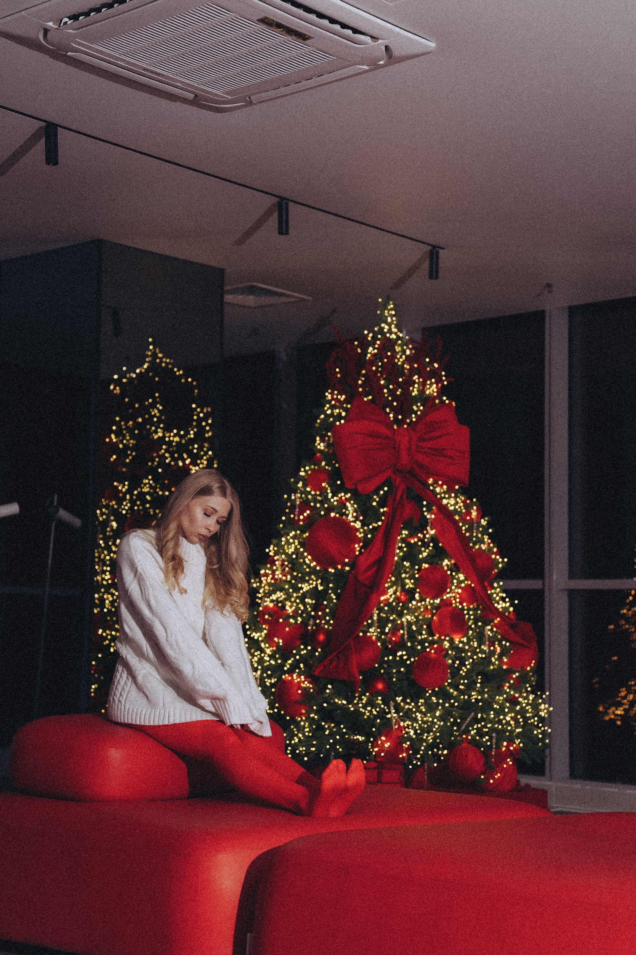 ФОТОСЕССИЯ К НОВОМУ ГОДУ В СТУДИИ С ЕЛОЧКОЙ КРАСИВЫЙ ОБРАЗ. Профессиональный фотограф, Санкт-Петербург — Виктория Богомолова