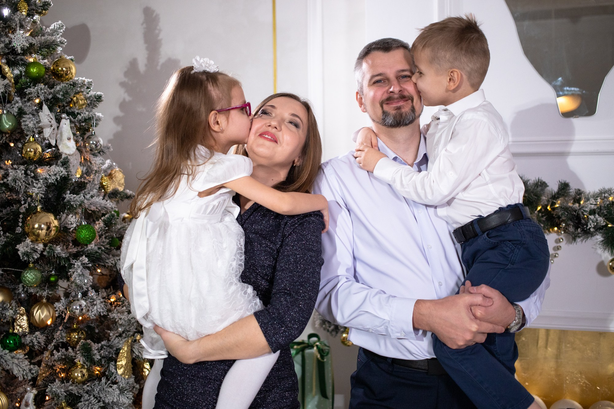 Семейная съёмка Новый Год. Репортажный, промышленный и маркетплейс-фотограф Дмитрий Чернат